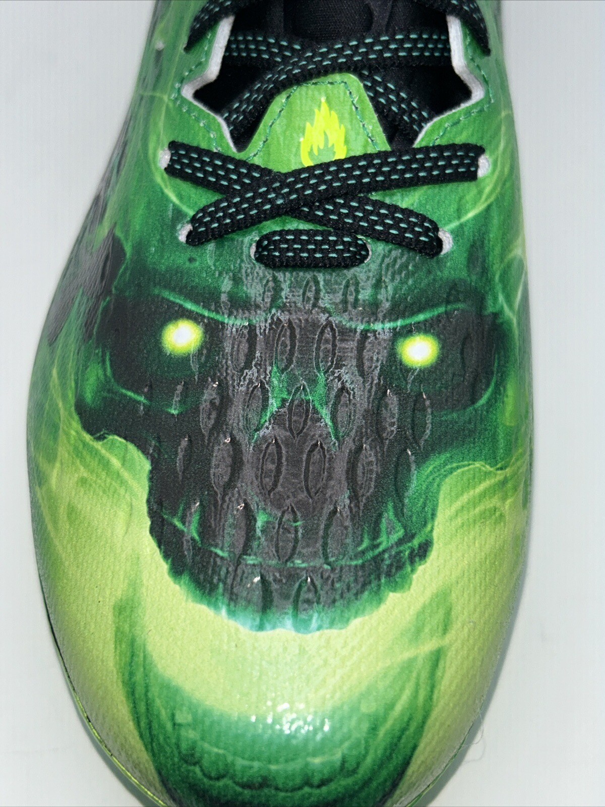 Under Armour Spotlight Lux Men’s Size 14 MC LE Slime Green Football Cleats UA