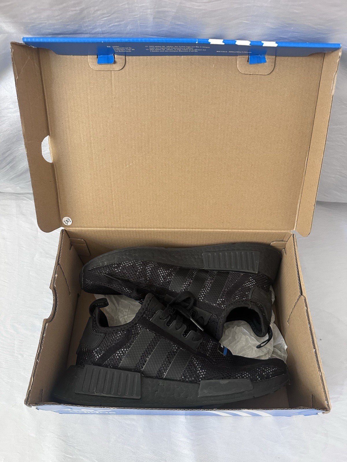 adidas IG5535 NMD R1 Black Carbon Camo Mesh Lace Up Sneaker Men’s US 7 Unisex