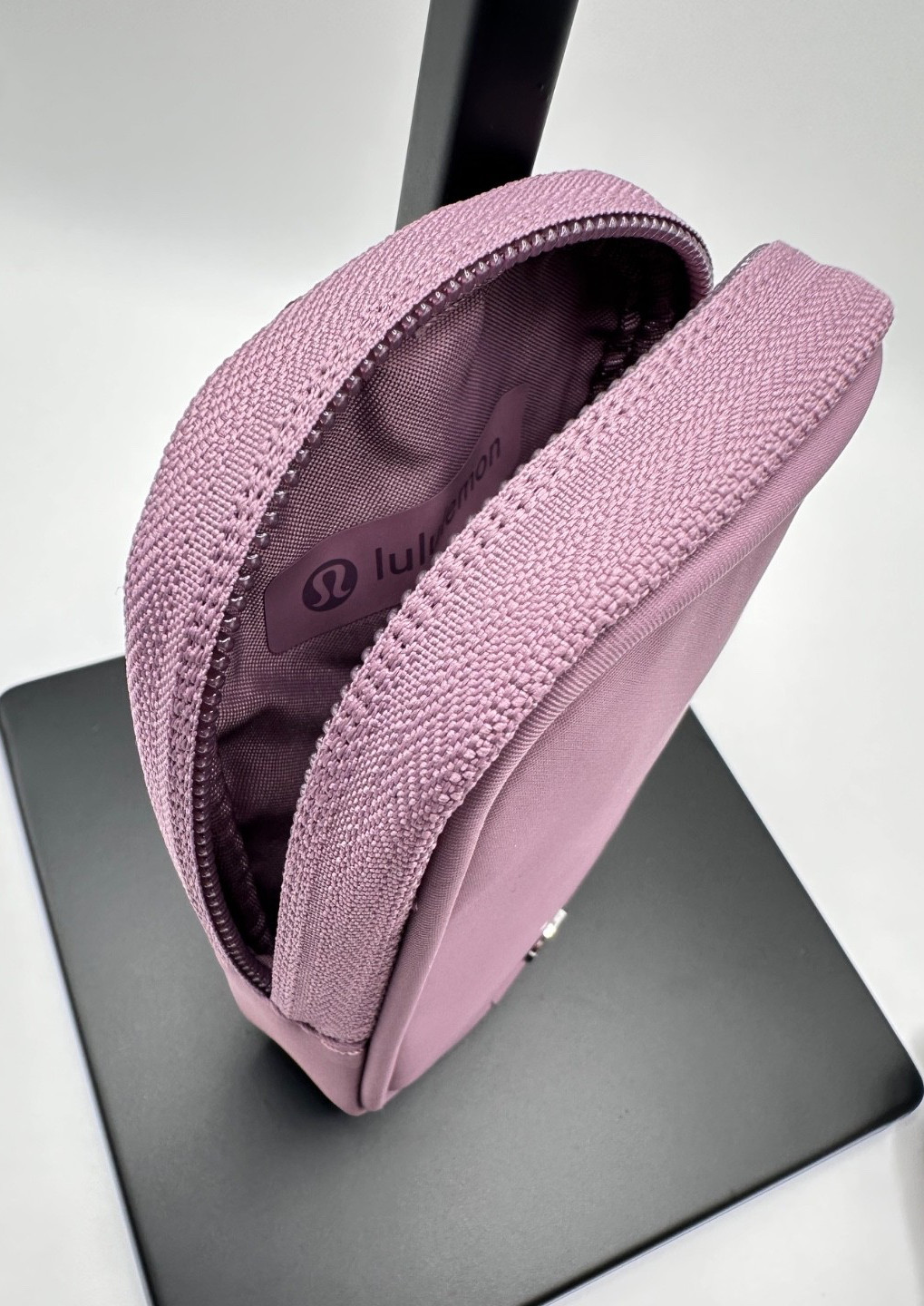 Lululemon Clippable Nano Pouch (Lavender Lux) ***SOLD OUT – 0060