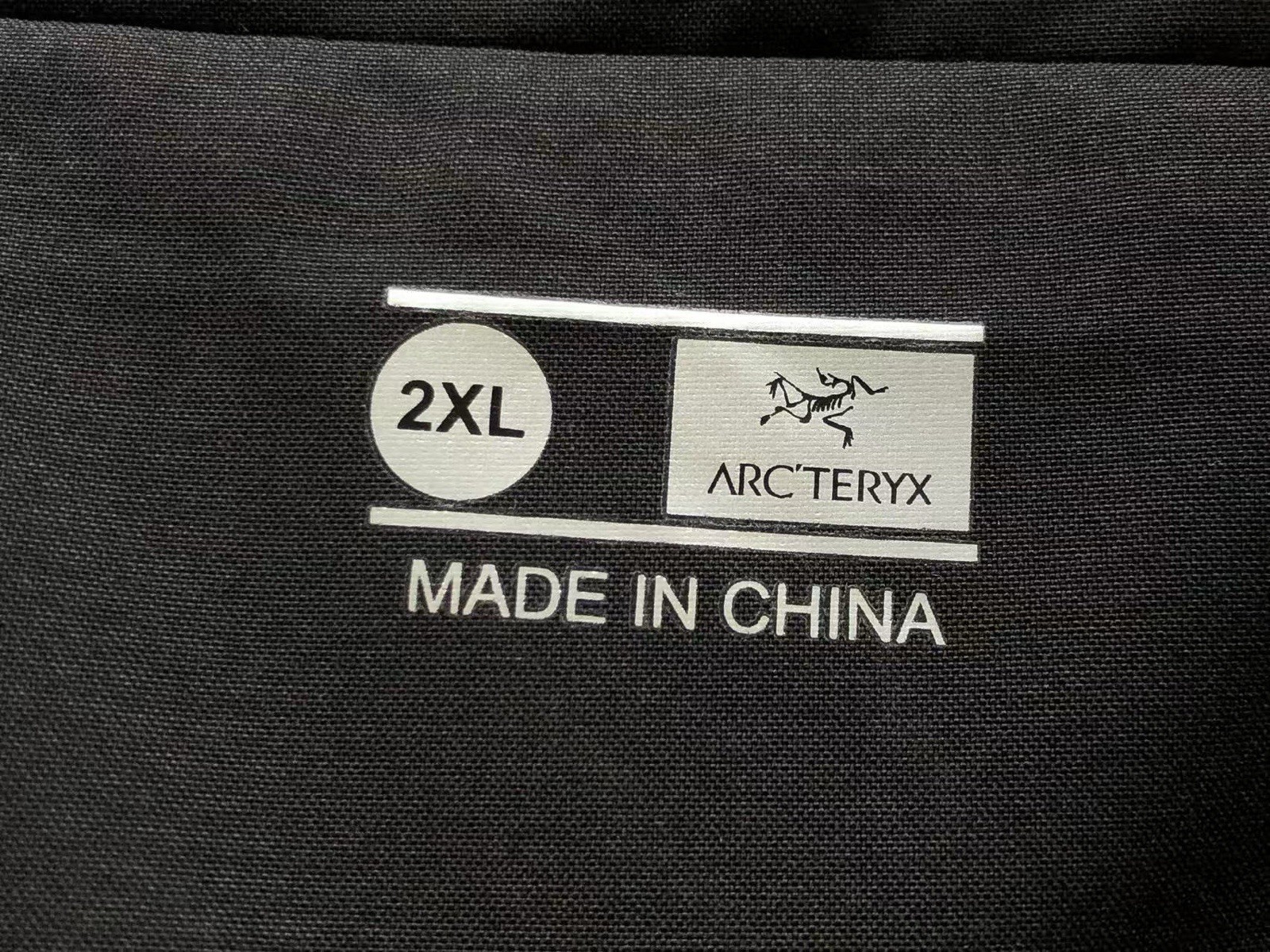 Arc’teryx Men’s Hooded Softshell Jacket Black 2XL Full Zip Stand-Up Collar