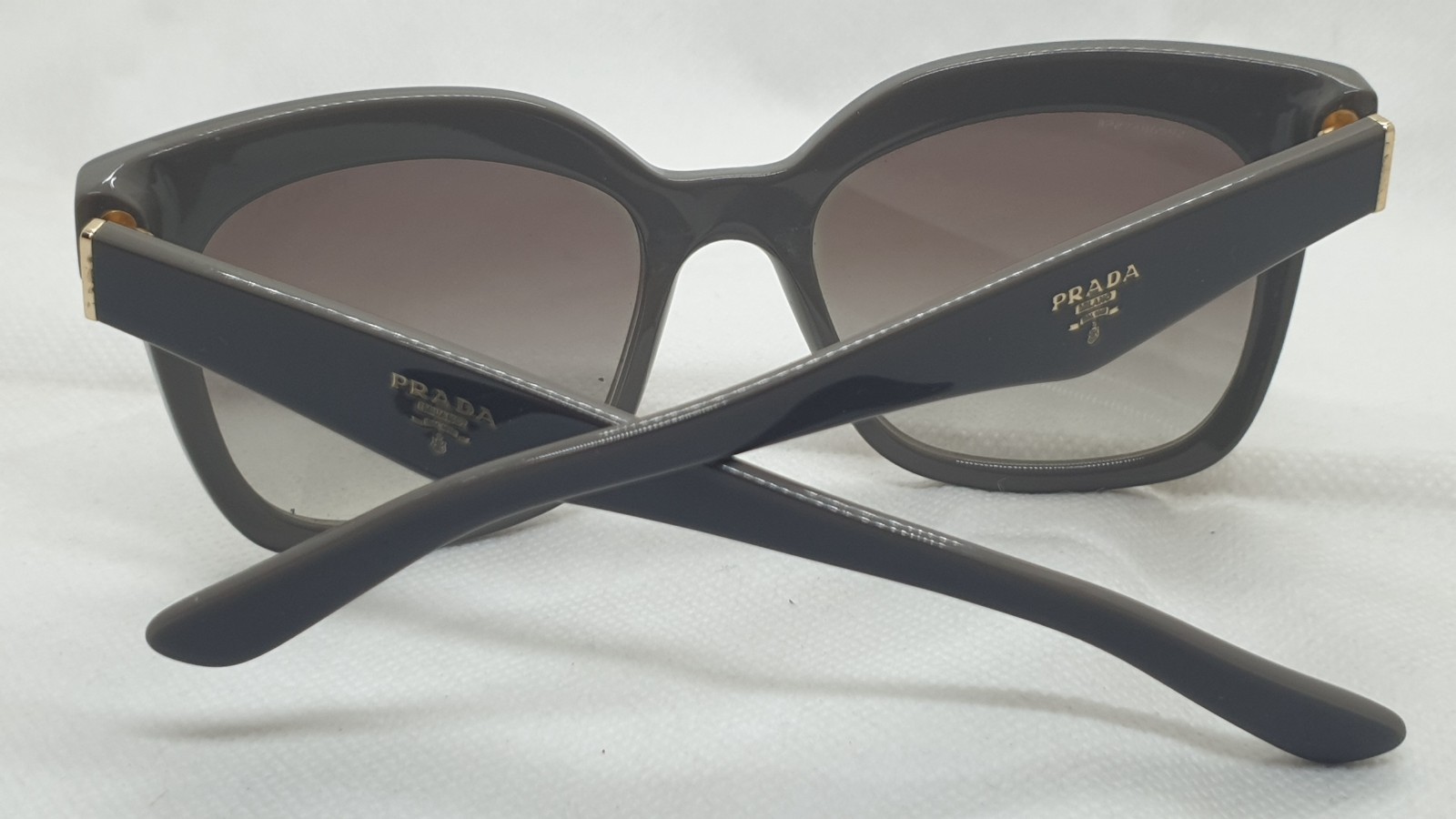 Prada SPR 24Q UAM-0A7 Sunglasses. Made in italy