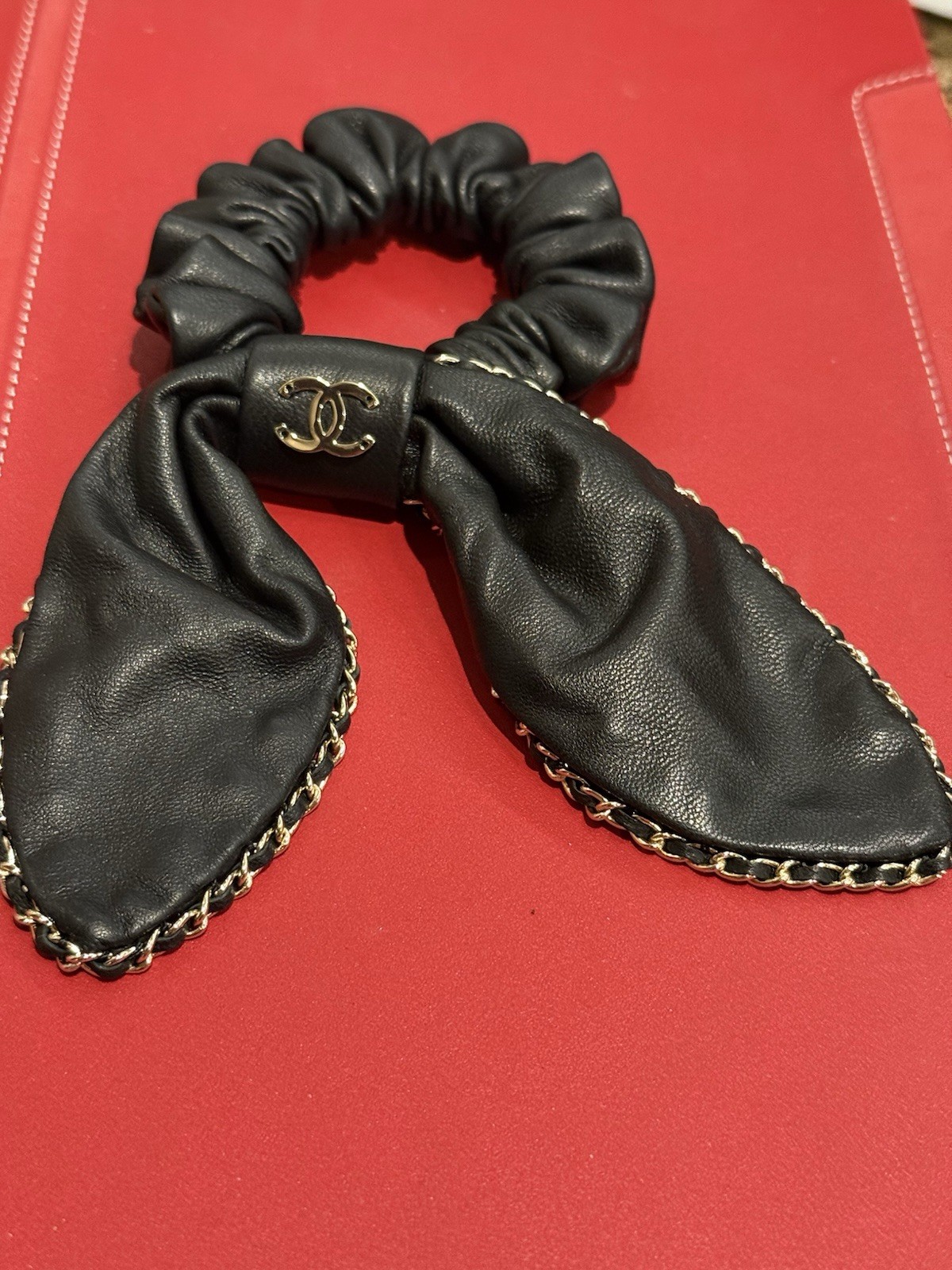 CHANEL AA8258 Ribbon Bow CC Logo Chain Scrunchie Lambskin, Black Hair Accessory