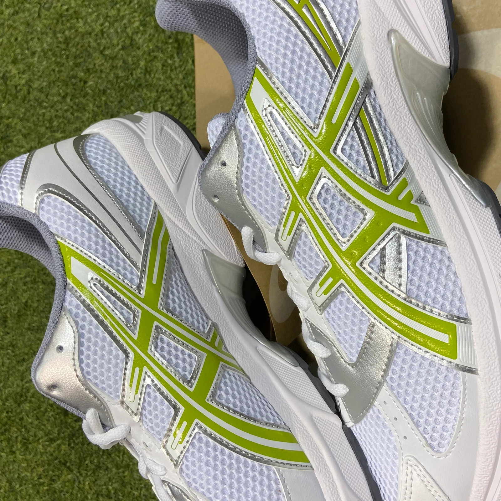 NIB ASICS WHITE/GREEN GEL-1130 SNEAKERS SIZE 11