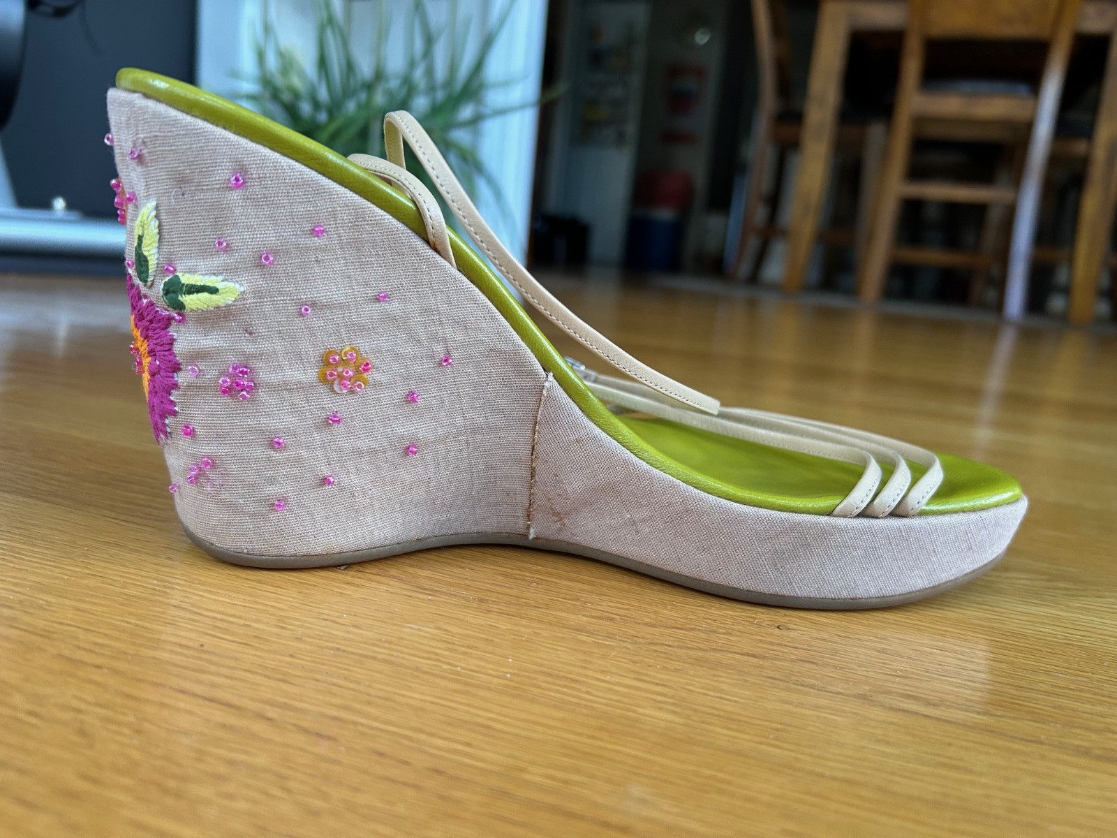 Sergio Rossi Beige Leather Rhinestone & Flower Espadrilles Sandals SZ IT 40 Good