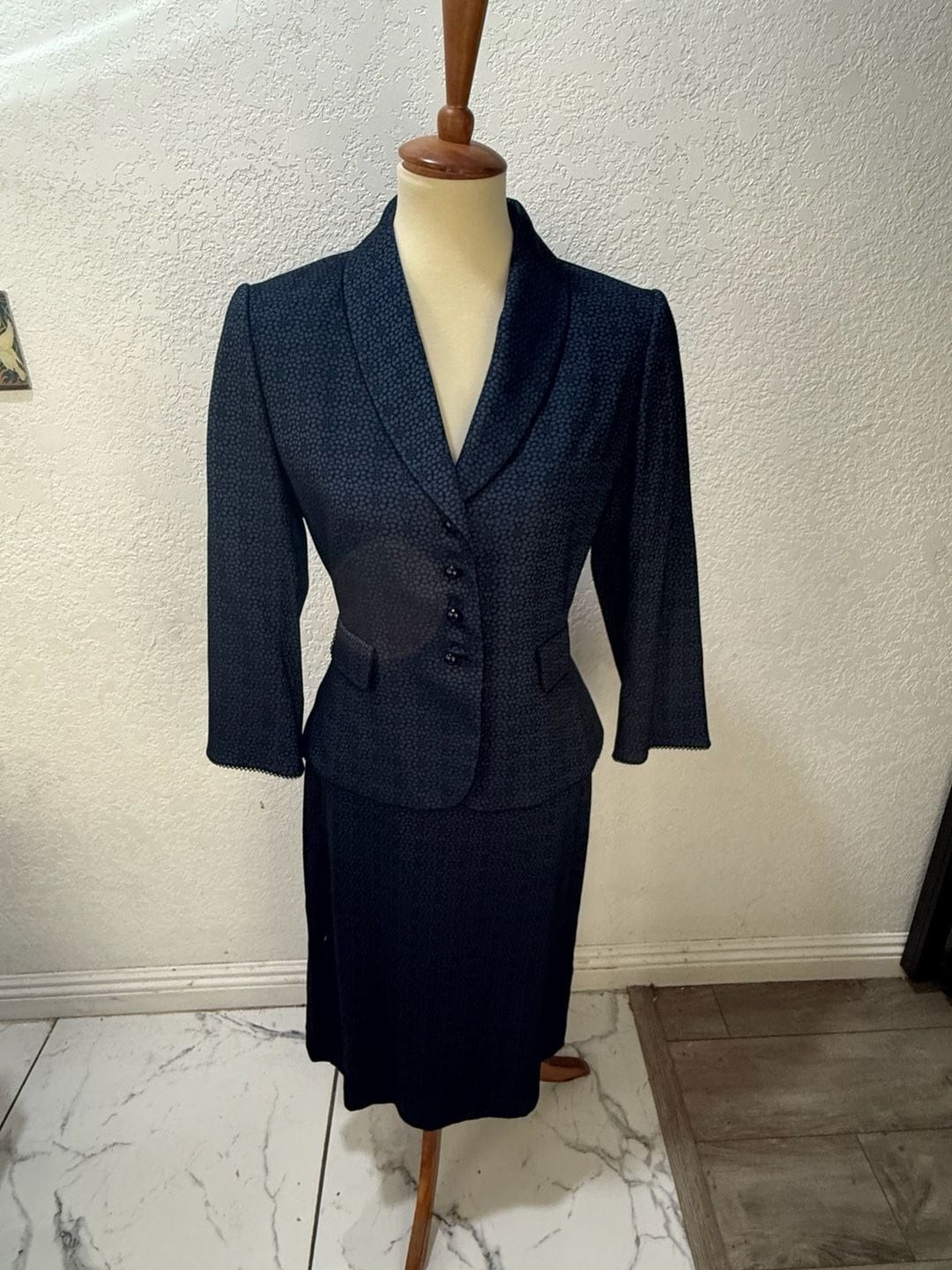 Tahari Arthur S. Levine Women’s Two-Piece Skirt Suit Set