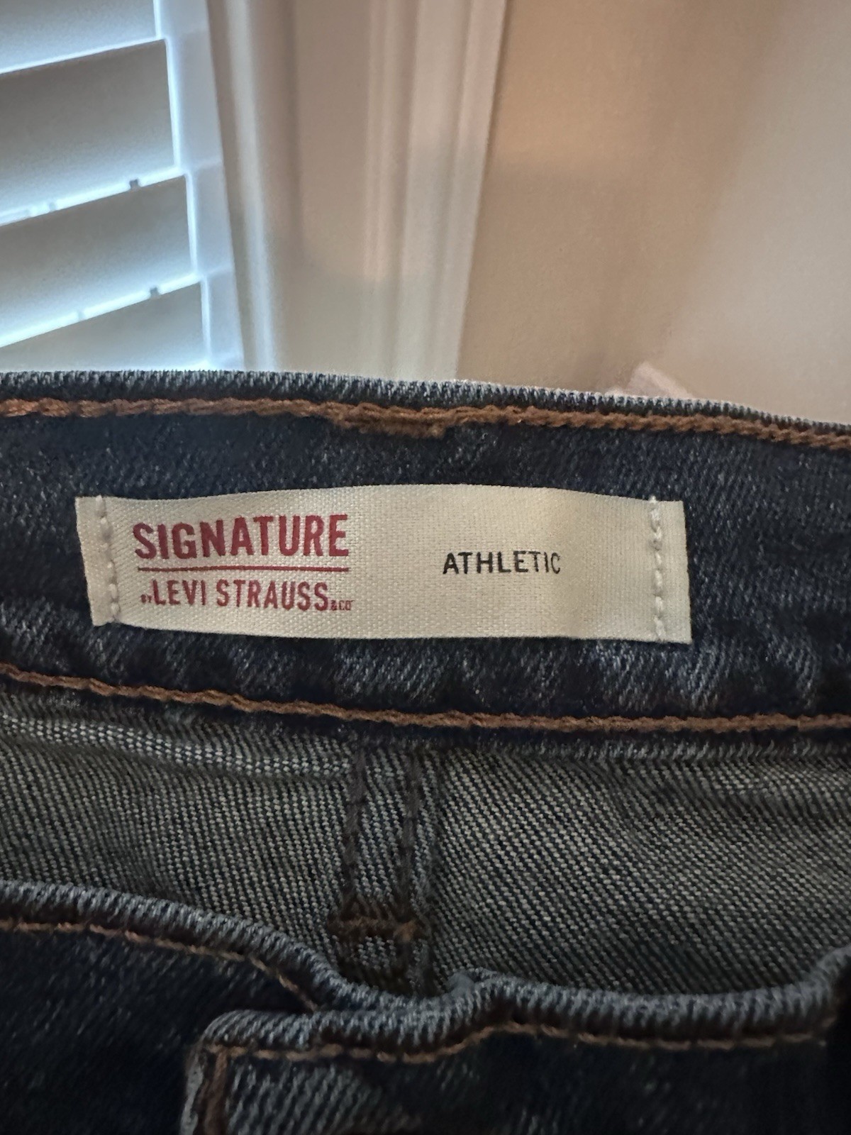 Signature by Levi Strauss & Co. Men’s Athletic Straight Dark Wash Jeans 5-Pocket