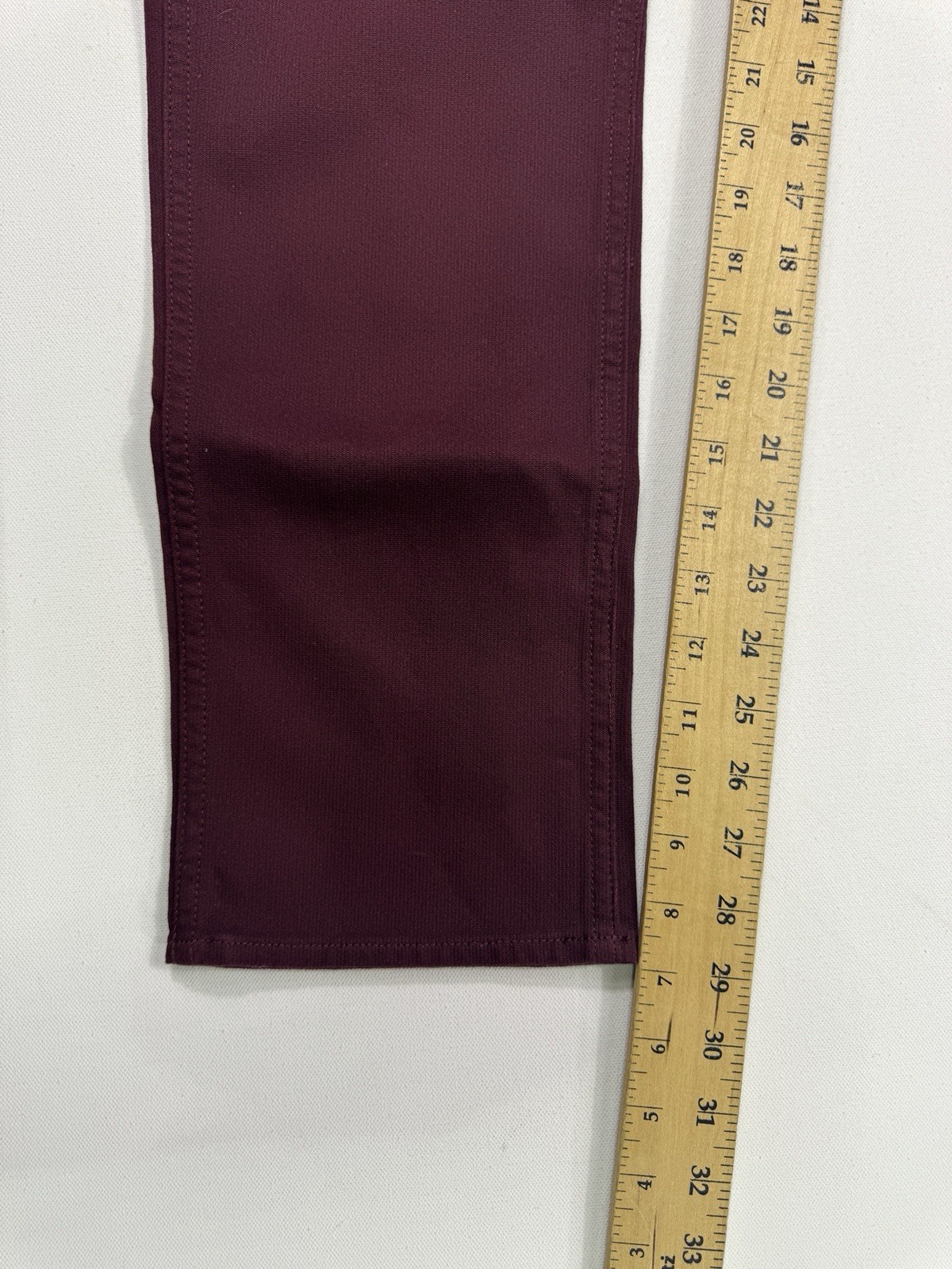 J Crew The Sutton Men’s 30×30 (30×29) NWT Maroon Chino Pants Slim Fit Modern