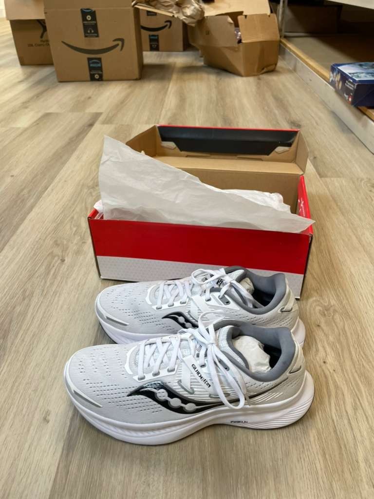 SAUCONY “GUIDE 16” ,S10810-11, WOMEN’S SZ 9. EU 42, WHITE,GREY,HOLO/BLK,RUNNING
