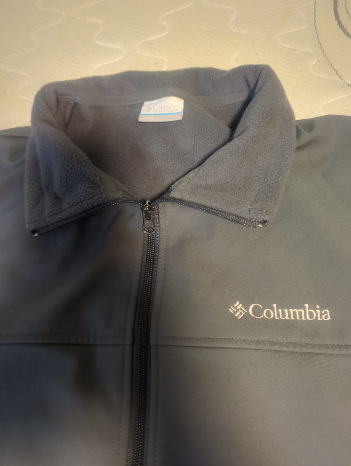 NEW Columbia Men’s Softshell Jacket Bowen Lake II Dark Gray XM2159 053 Large