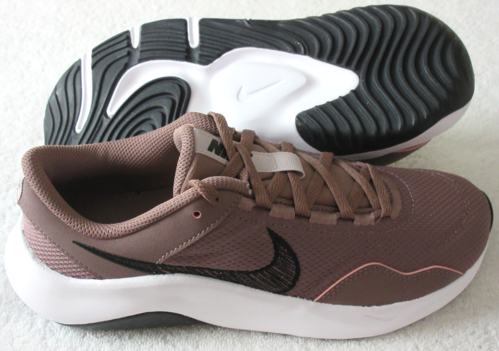 Women’s Nike Legend Essential 3 NN Training Shoes Smokey Mauve Purple Size 9 NIB