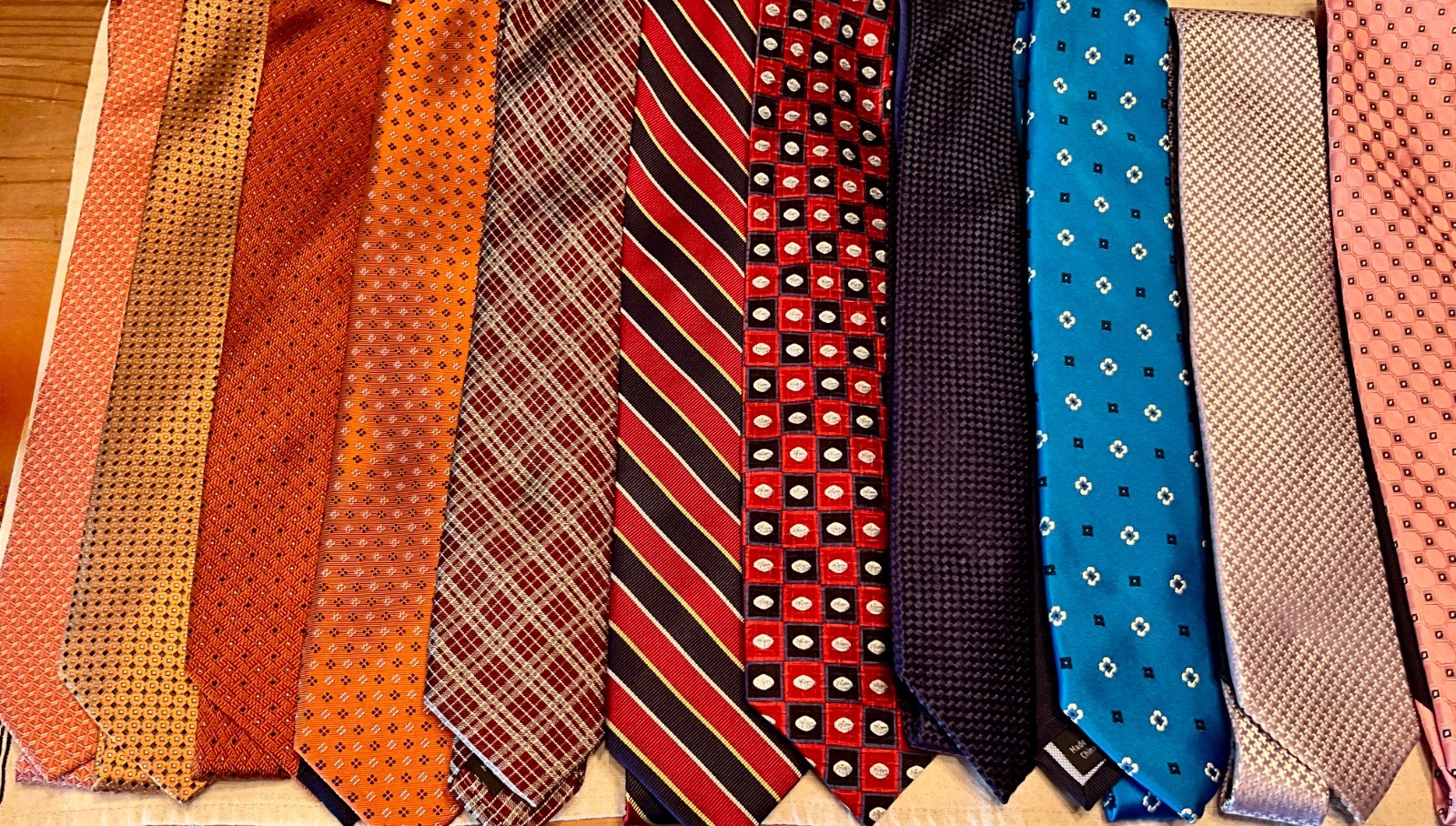 LOT/11 Kors, Nautica, Hilfiger, Saks 5th,Jos A Bank, Pfizer Silk Ties EXL Cond.