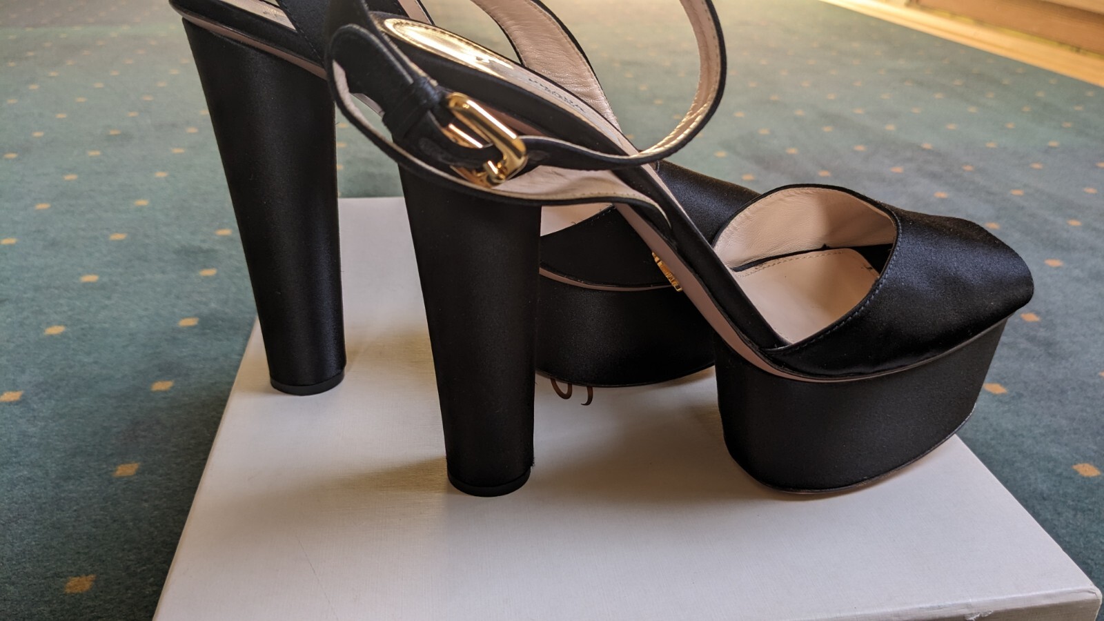 Prada Pumps • Satin • Black • Open Front • 39/6 • 14cm • Absolutely Mint Condition!