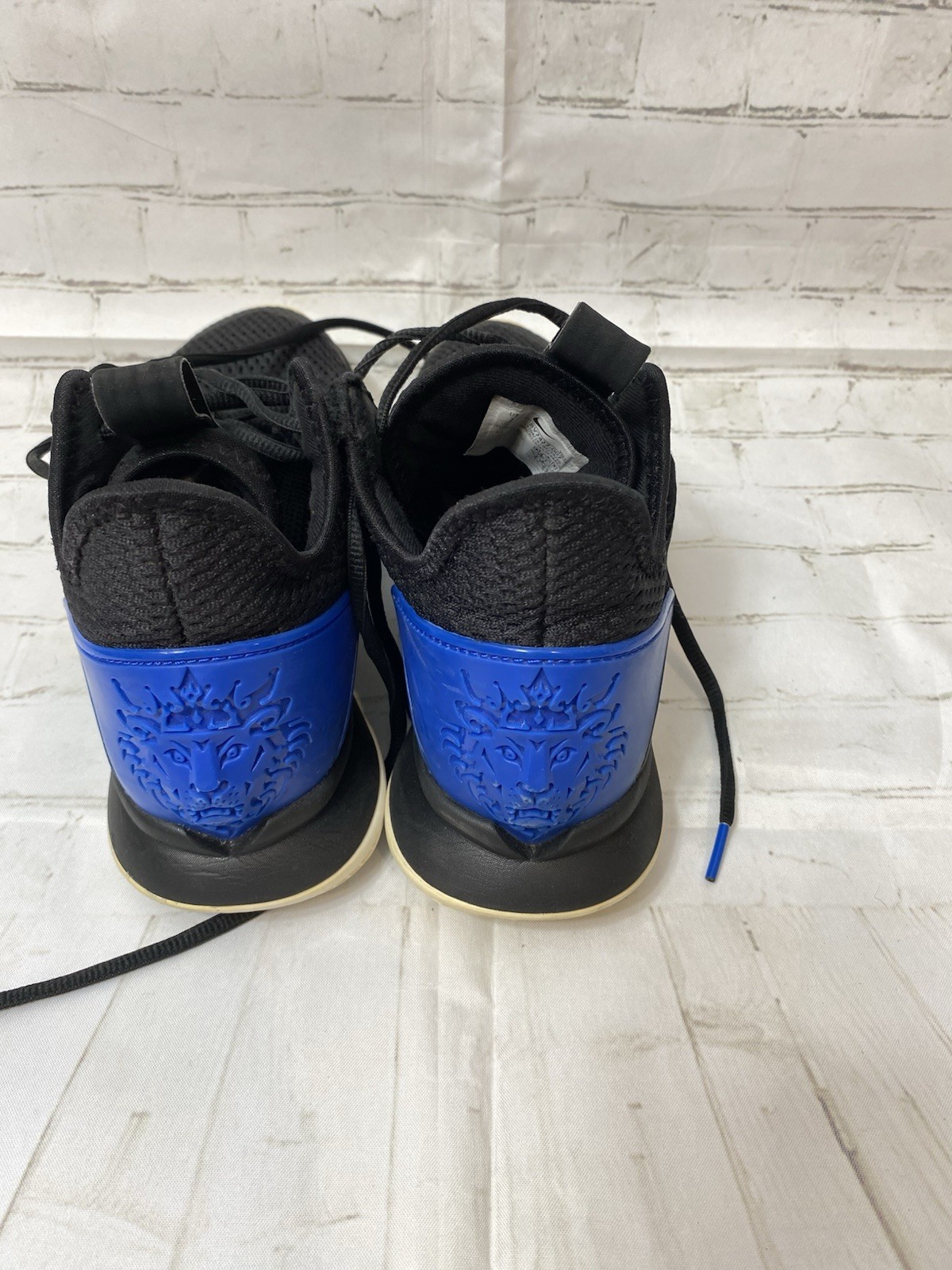 Nike Lebron James Witness 4 Black Hyper Cobalt Size 7