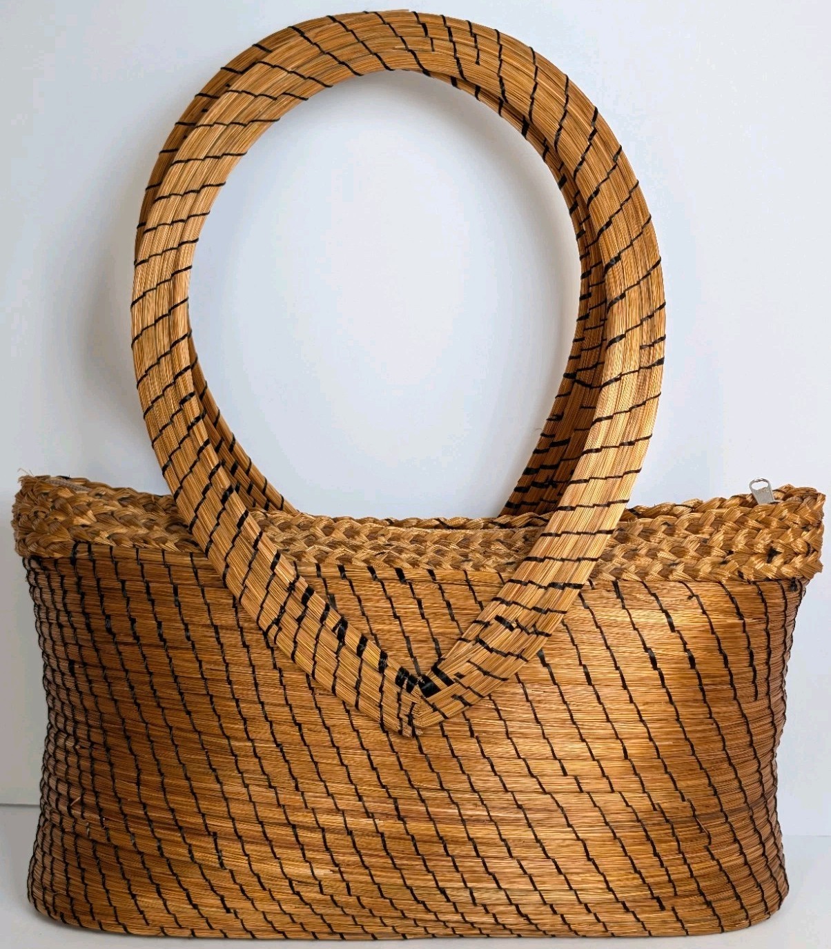 NATURAL STITCHED WEAVED HANDBAG PURSE BOUTIQUE Large Circular Handles Gold Tan