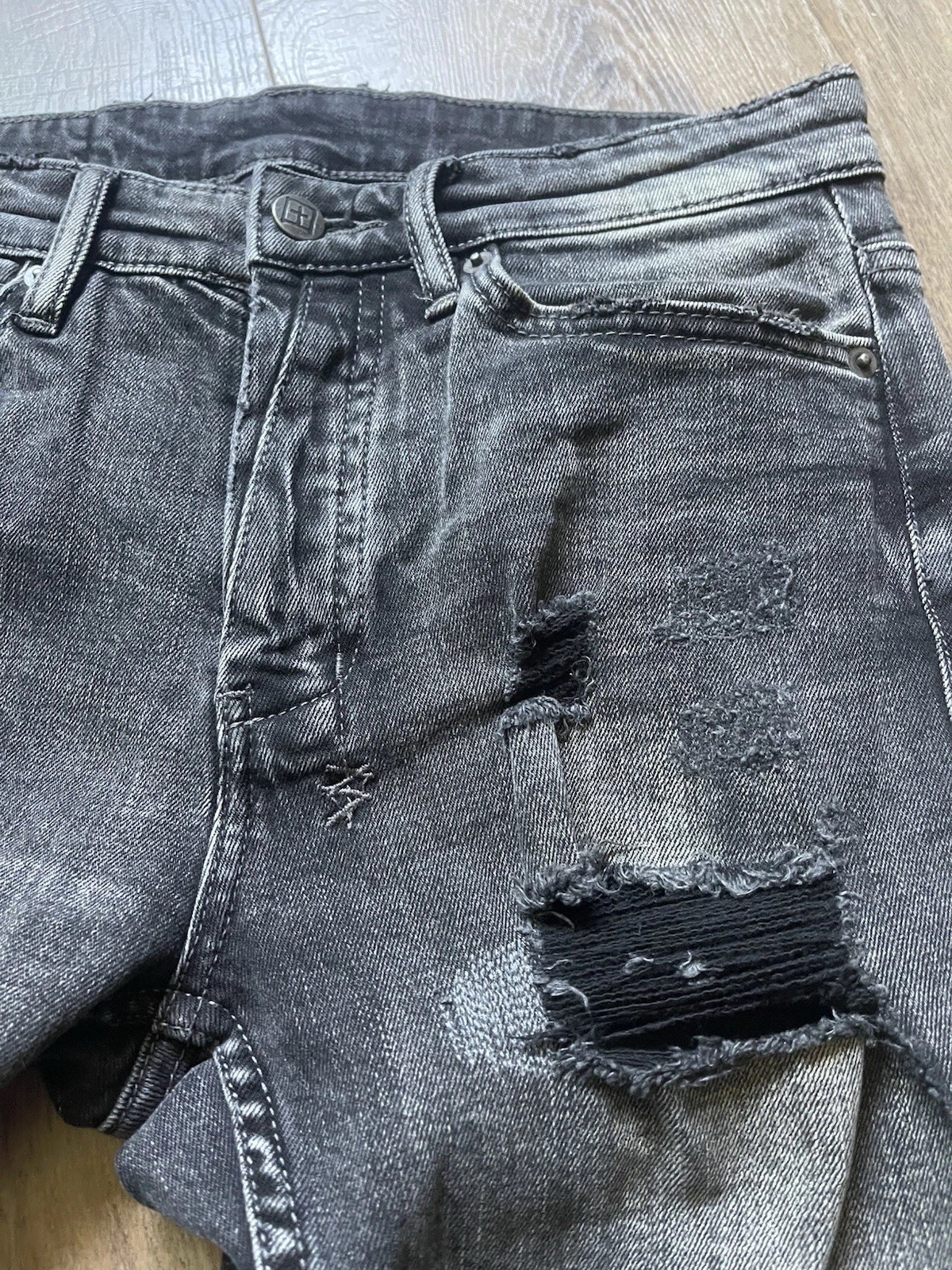 KSUBI MEN’S VAN WINKLE ANGST PLATEIS JEAN SIZE 30X32.5” DISTRESSED