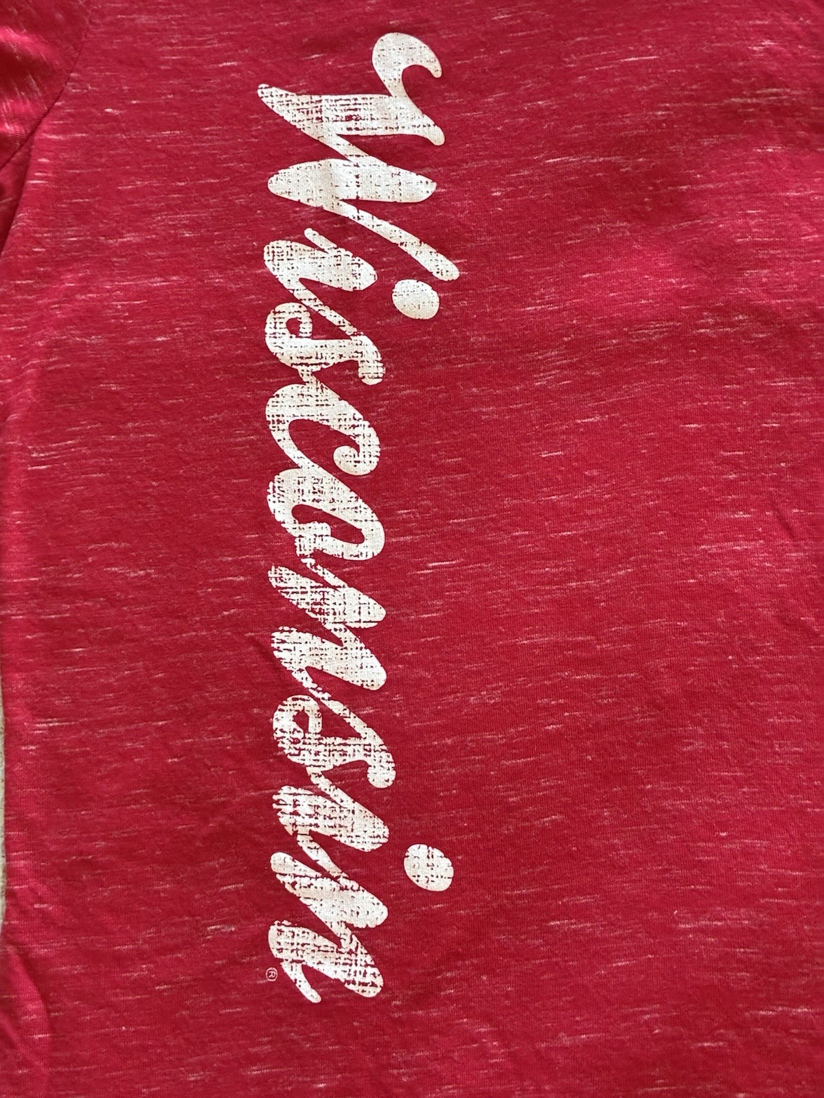 Wisconsin Badgers Red V-Neck Short Sleeve Tee Shirt Bling Logo Women’s Size L