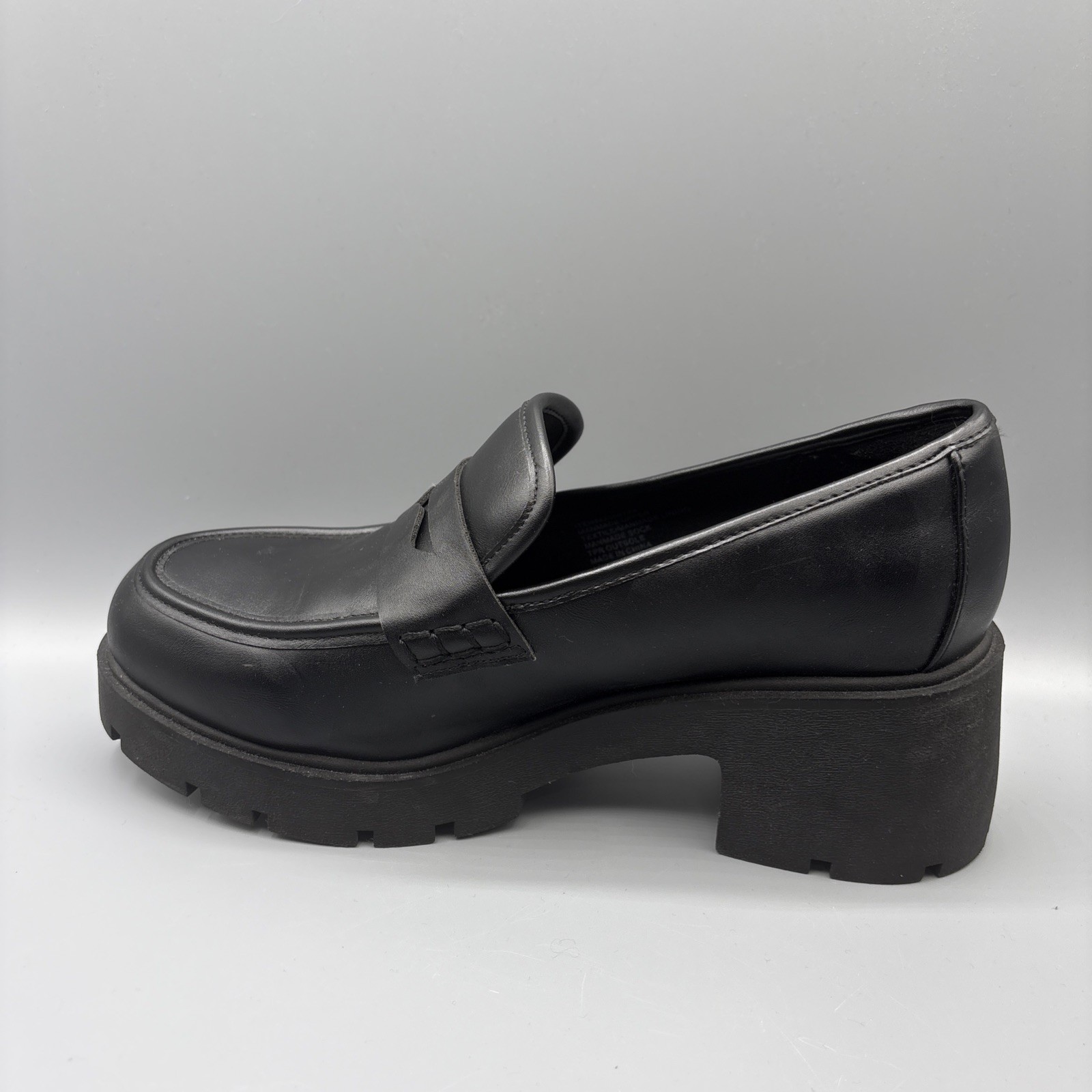 Torrid Chunky Lug Sole Penny Loafers Size 10 WW Wide Black Faux Leather Academia