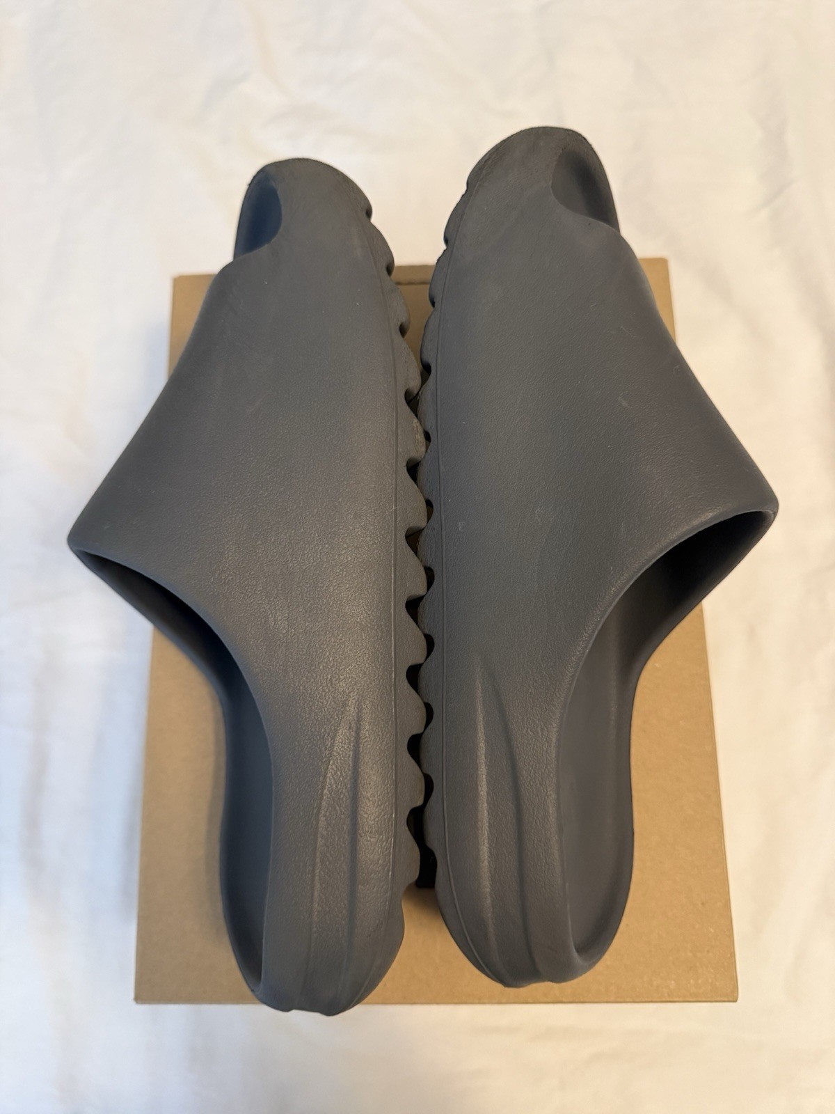 Adidas Yeezy Slide ‘Slate Grey’ Men’s Size 11 Pre-owned ID2350