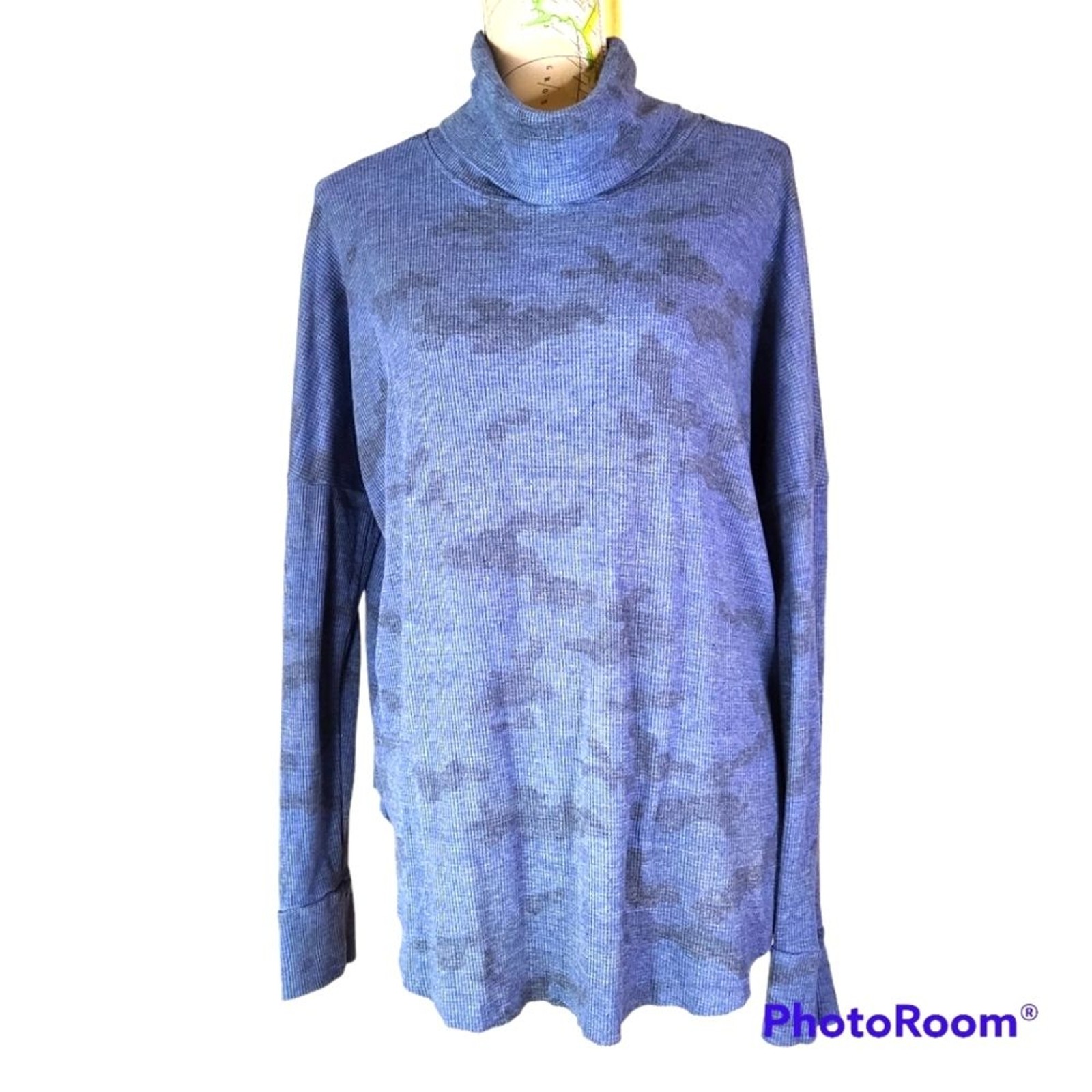 NWT Michael Stars Marcy Size Large Blue Camo Thermal Turtleneck Top Casual Layer