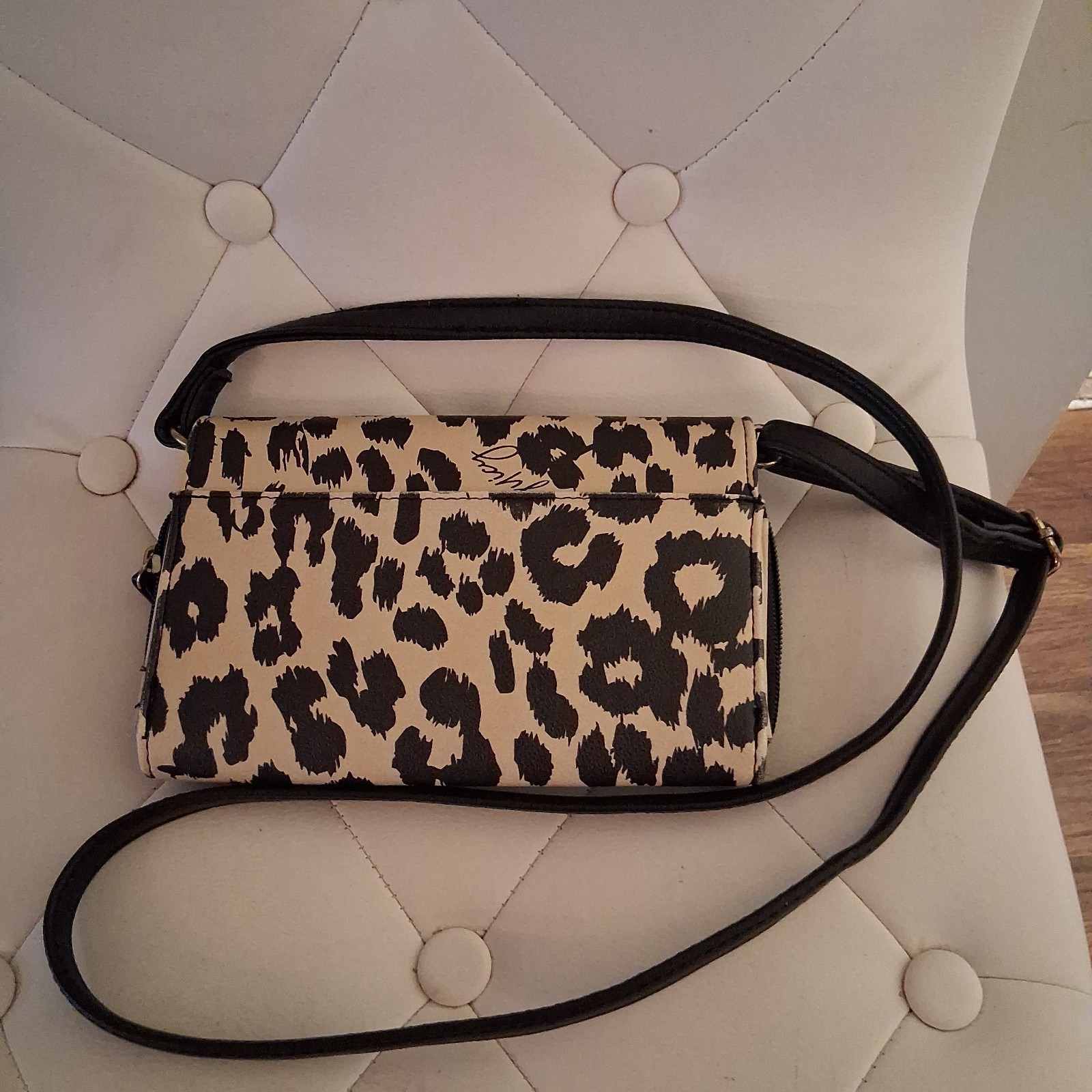 BETSEY JOHNSON Designer Cheetah Print Crossbody Zip Around Wallet Shoulder Bag