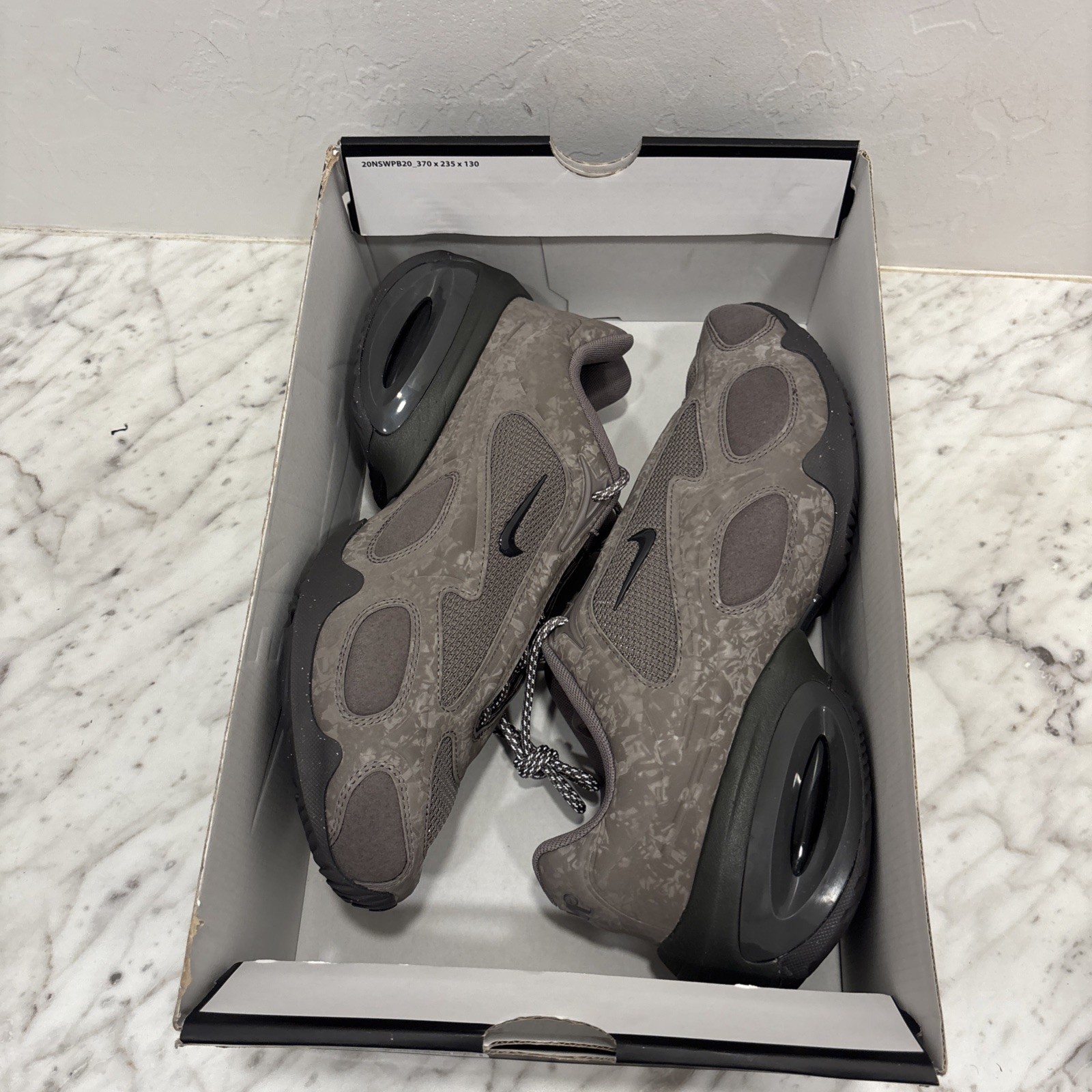 Nike Air Max Muse Cave Stone/Medium Ash Women Size 11.5 / Men’s 10 HV5758-289