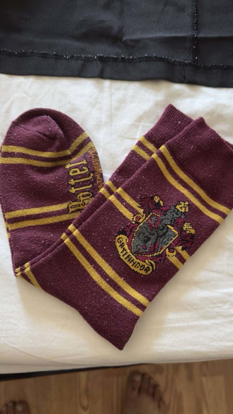 Gryffindor Robe and Scarf with Socks. Large 10-12yo