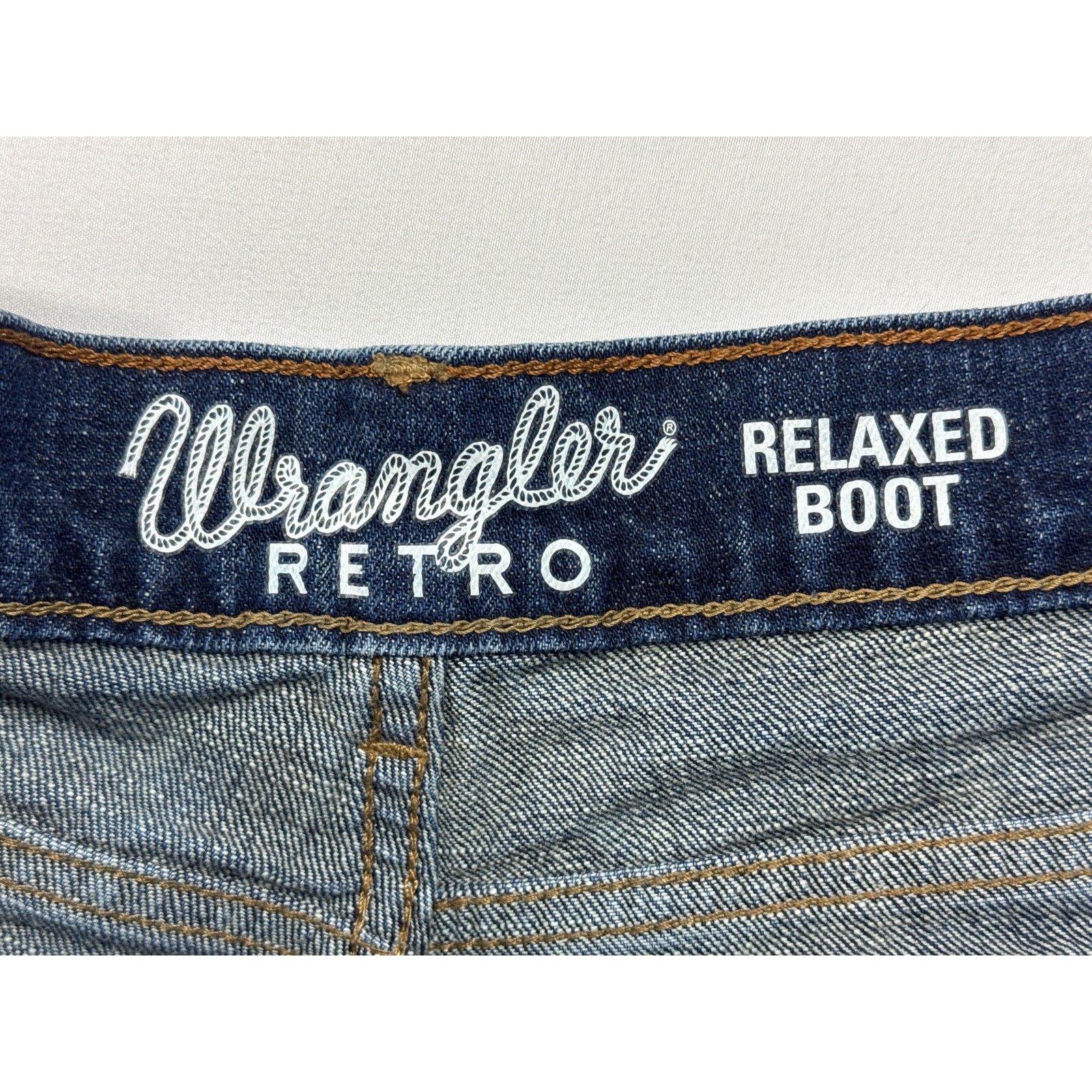 Wrangler Retro Men’s Relaxed Bootcut Blue Denim Jeans – Size 38×34 (39×33.5)