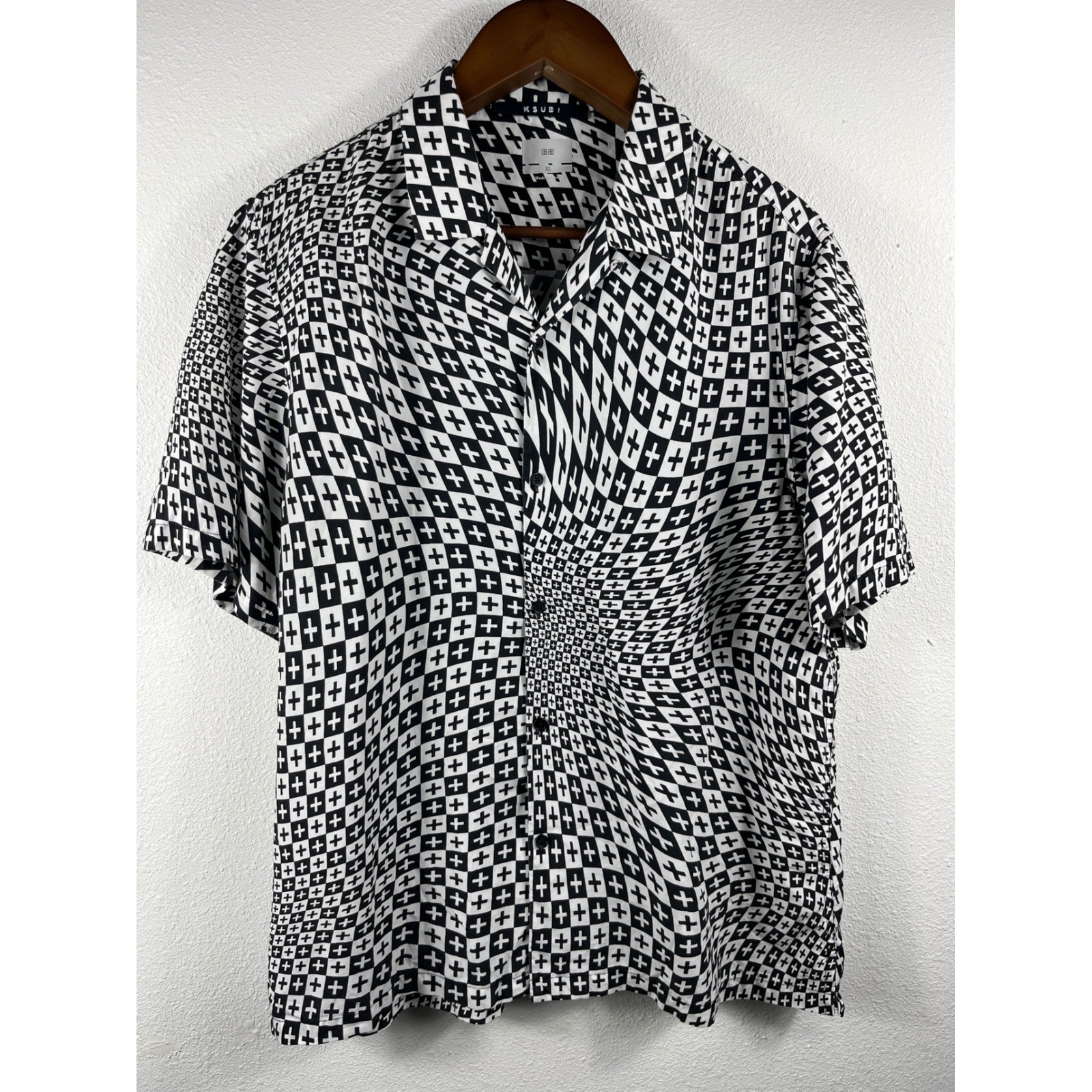 Ksubi Mens XL Black White Optical Illusion Cross Print Tencel Short Sleeve Shirt
