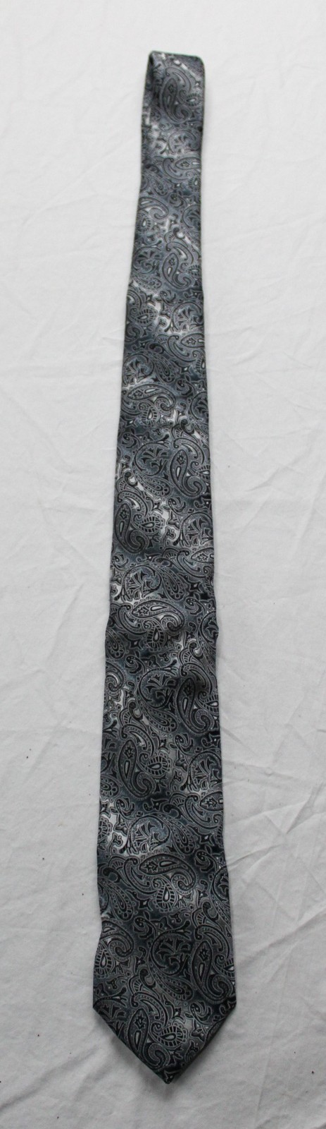 Barry Wang Men’s Flower Neck Tie & Handkerchief AP2 Silver Paisley One Size NWT