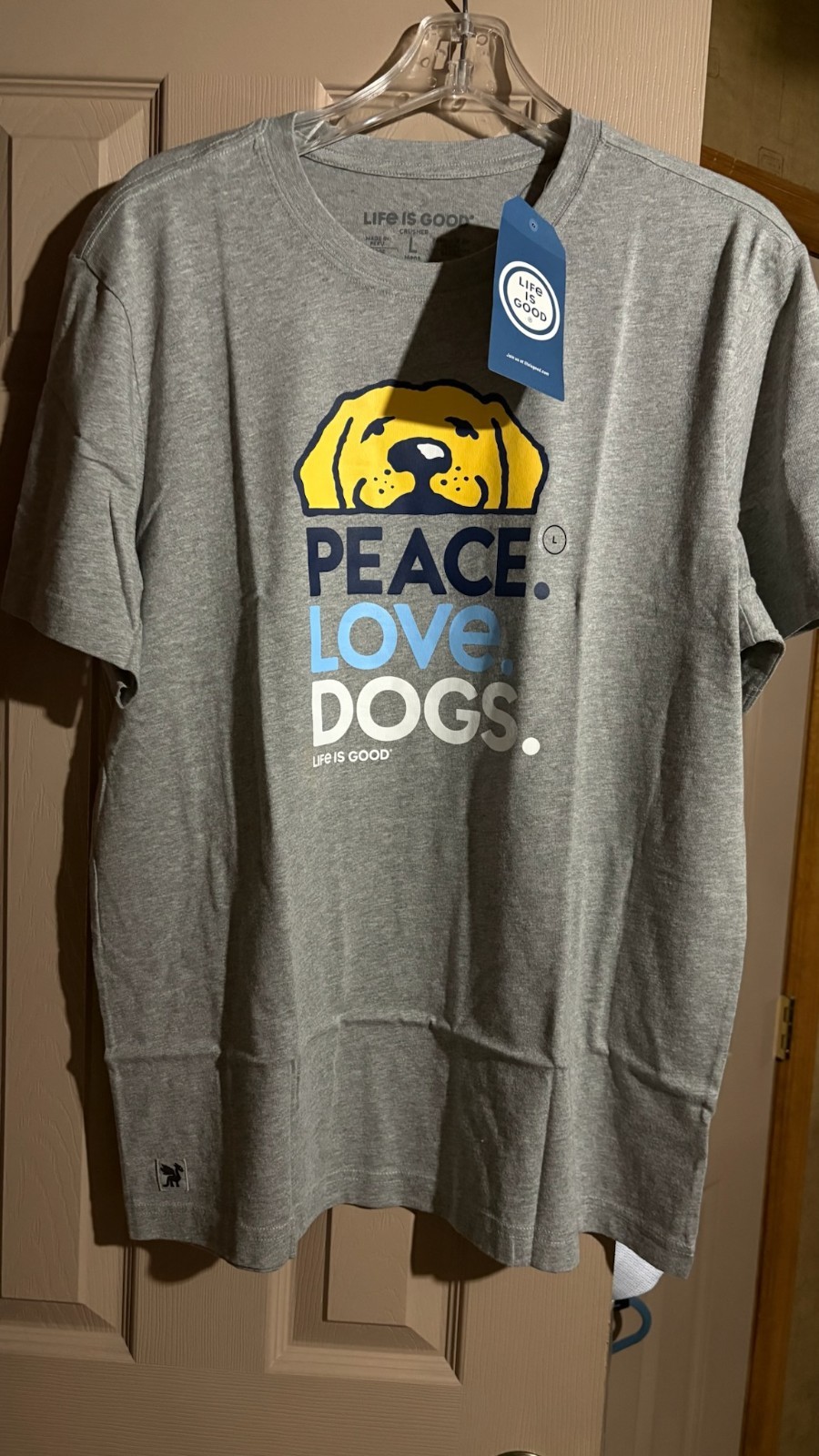 Men’s LIFE IS GOOD “PEACE. LOVE. DOGS” CRUSHER Large Grey T-SHIRT w/ YELLOW LAB