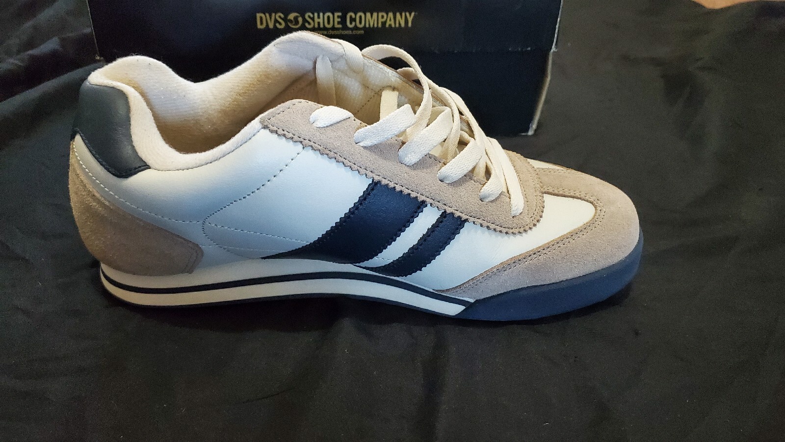 Dvs Shoe Company Milan Size 9 Cream / Blue