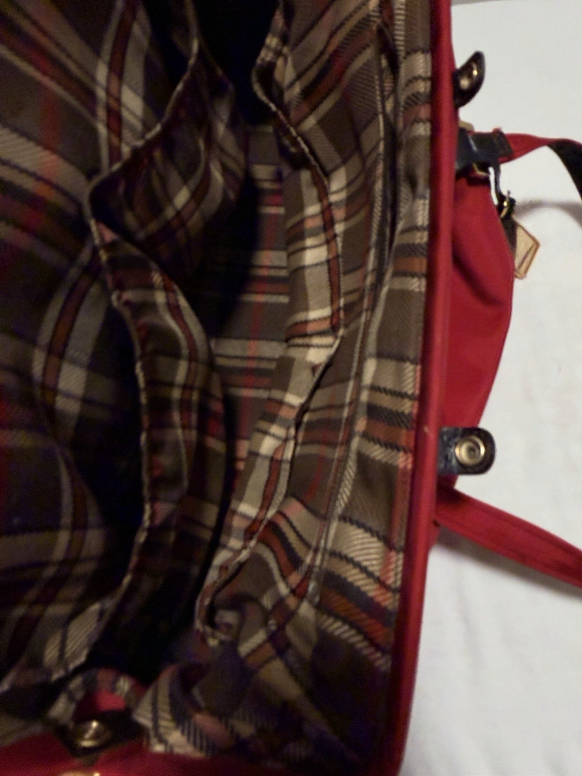 Adrienne Vittadini Red Tote Zip Plaid Lining Inner Pockets Black Leather Handles