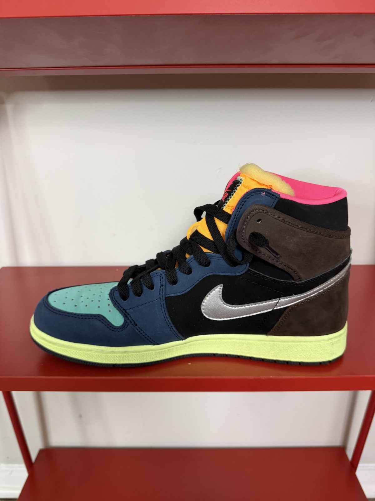 Size 11 – Jordan 1 Retro High Tokyo Bio Hack