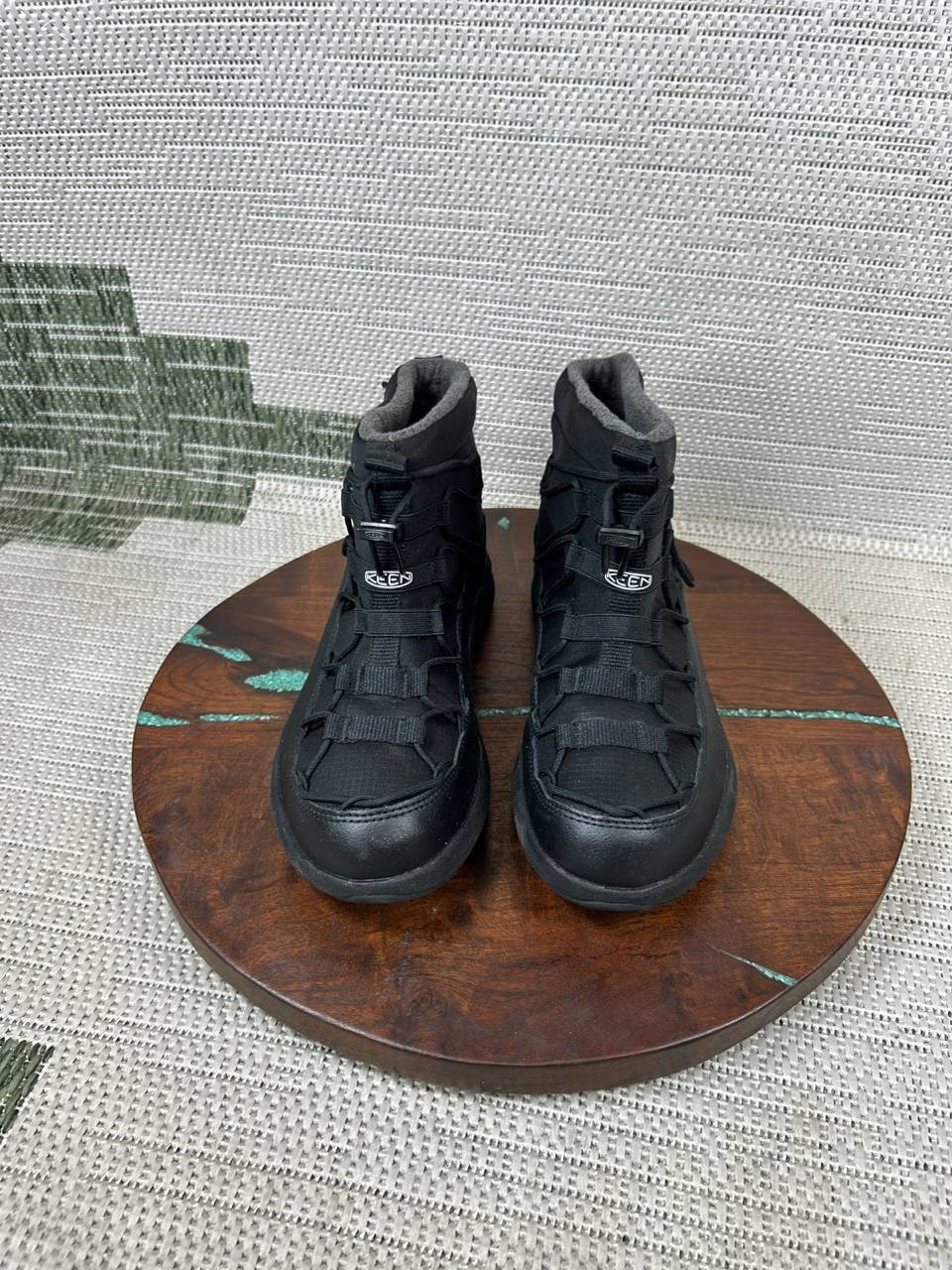 Keen Boots Womens Size 7.5 Uneek Snk Chukka II Wp Black Round Toe Ankle Snow
