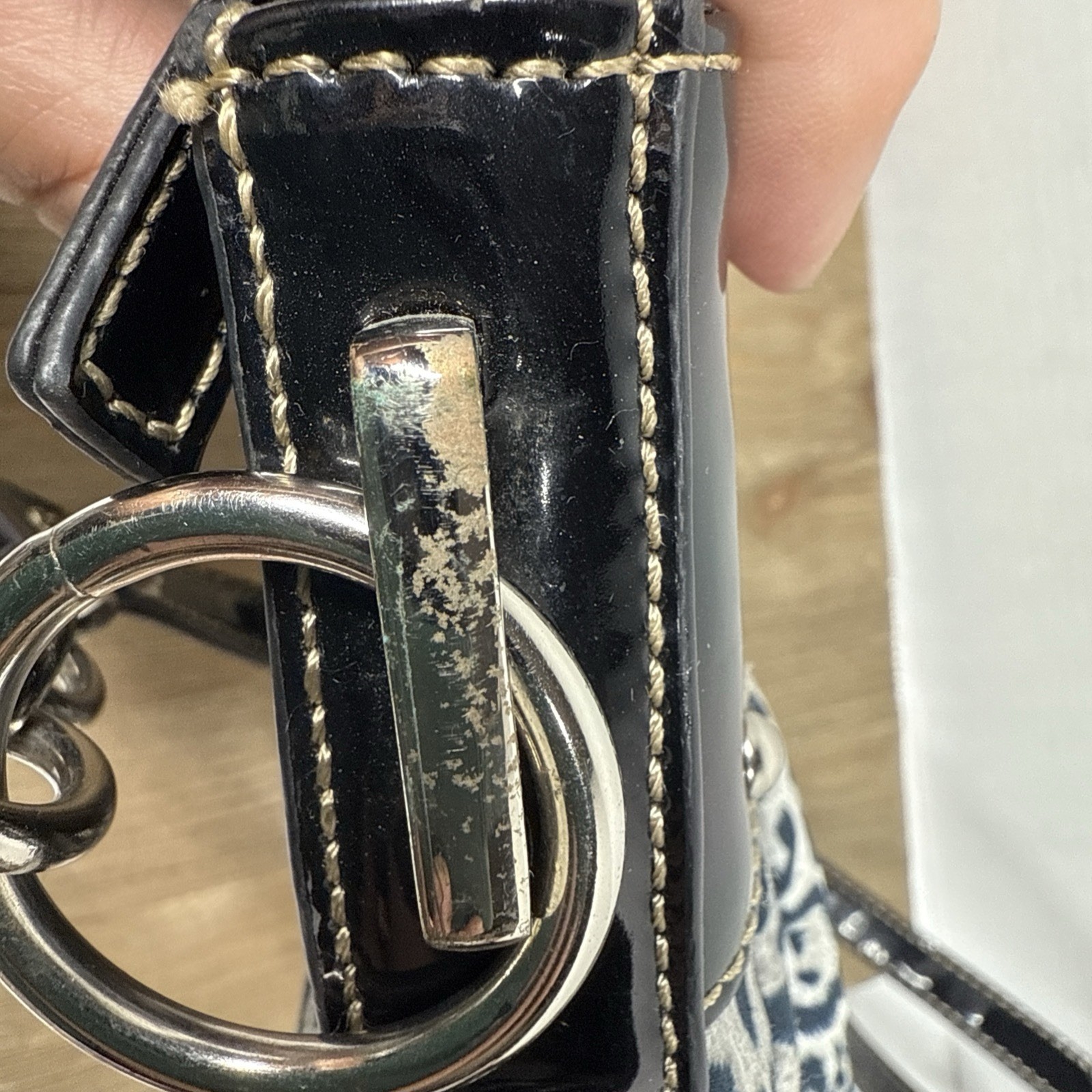 Chaps Salerno Leopard Print Crossbody Bag Vegan Patent Black Strap/Chain, Read.