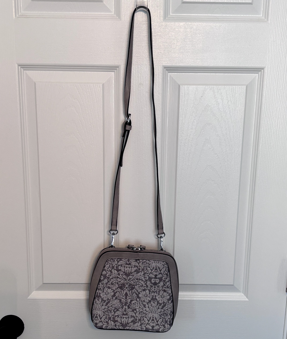 New COCO + CARMEN Gray Crossbody 100% Vegan Leather Bag/Purse w/Dust Bag
