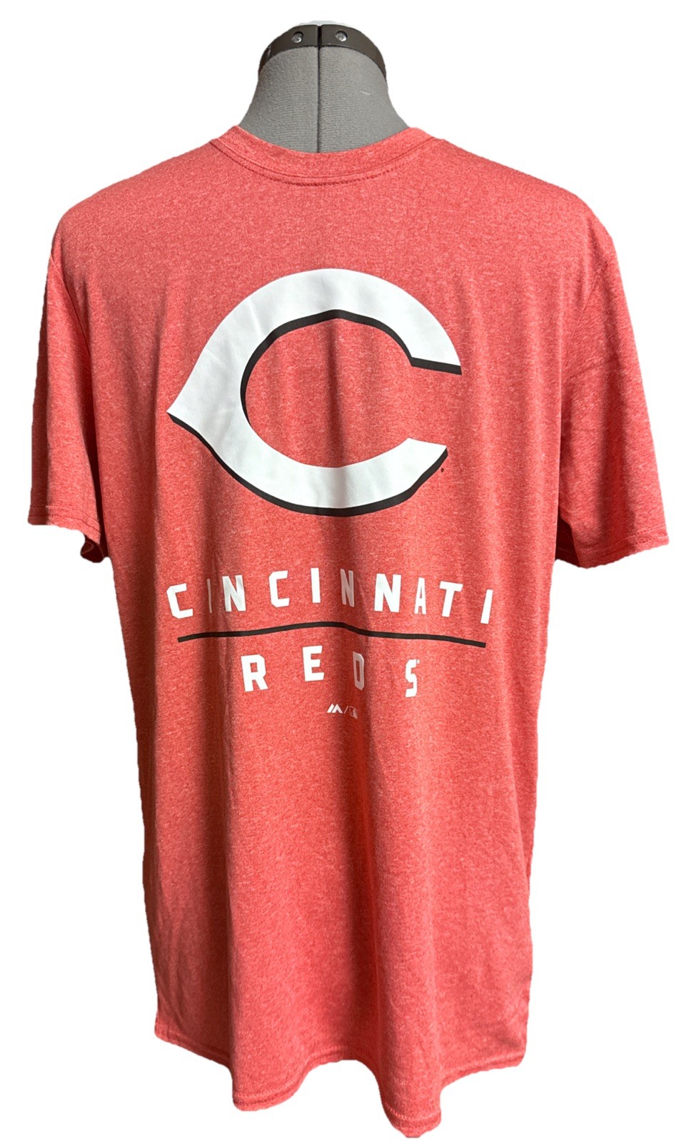 Cincinnati Reds Tee By Majestic. Pit To Pit 20” L 28.5” Polyester Size M
