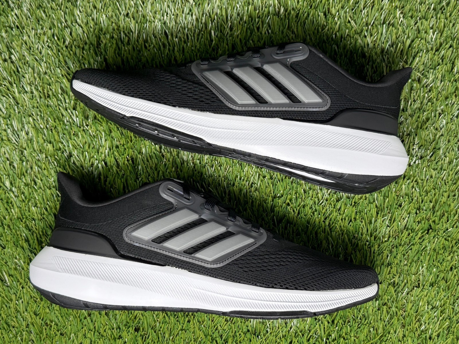 ADIDAS Ultrabounce Sneaker Black, Gray & White Running Shoes HP5796 Men’s 11