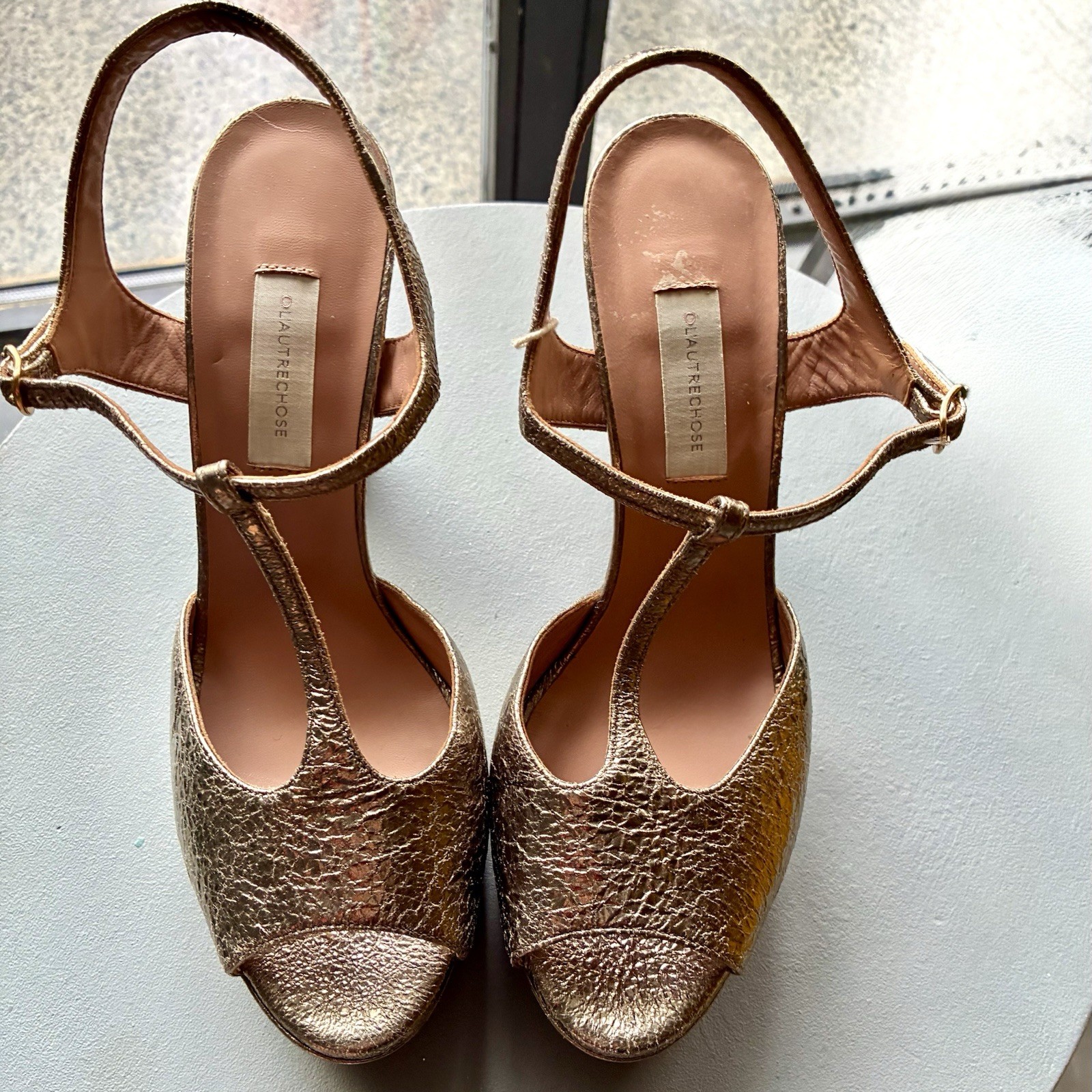 THE OTHER THING T-Strap High Heel Platform Sandal Bronze/Gold Cracklé Leather n.40