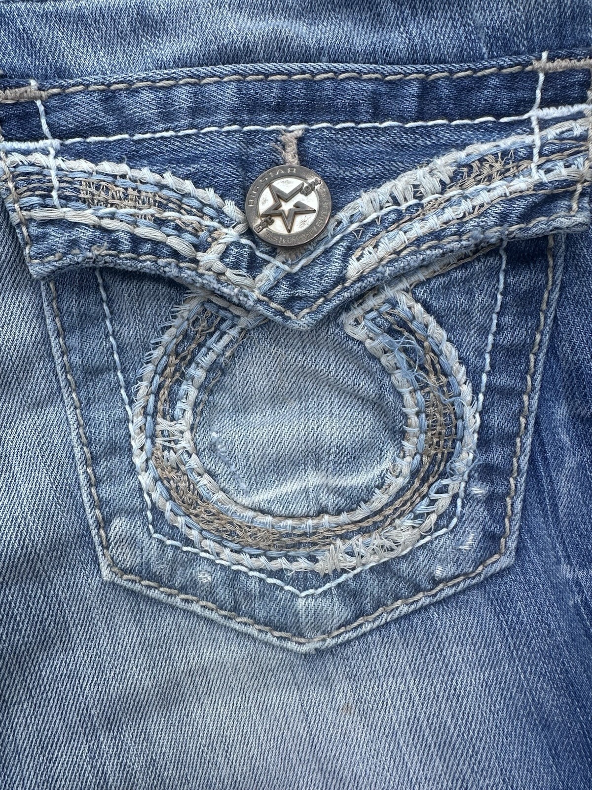 Ladies Big Star “LIV” Bootcut Jeans Size 27 Distressed Denim X 27 Inseam HOT!