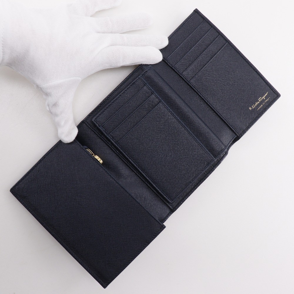 Salvatore Ferragamo Leather Trifold Wallet – DUTY FREE