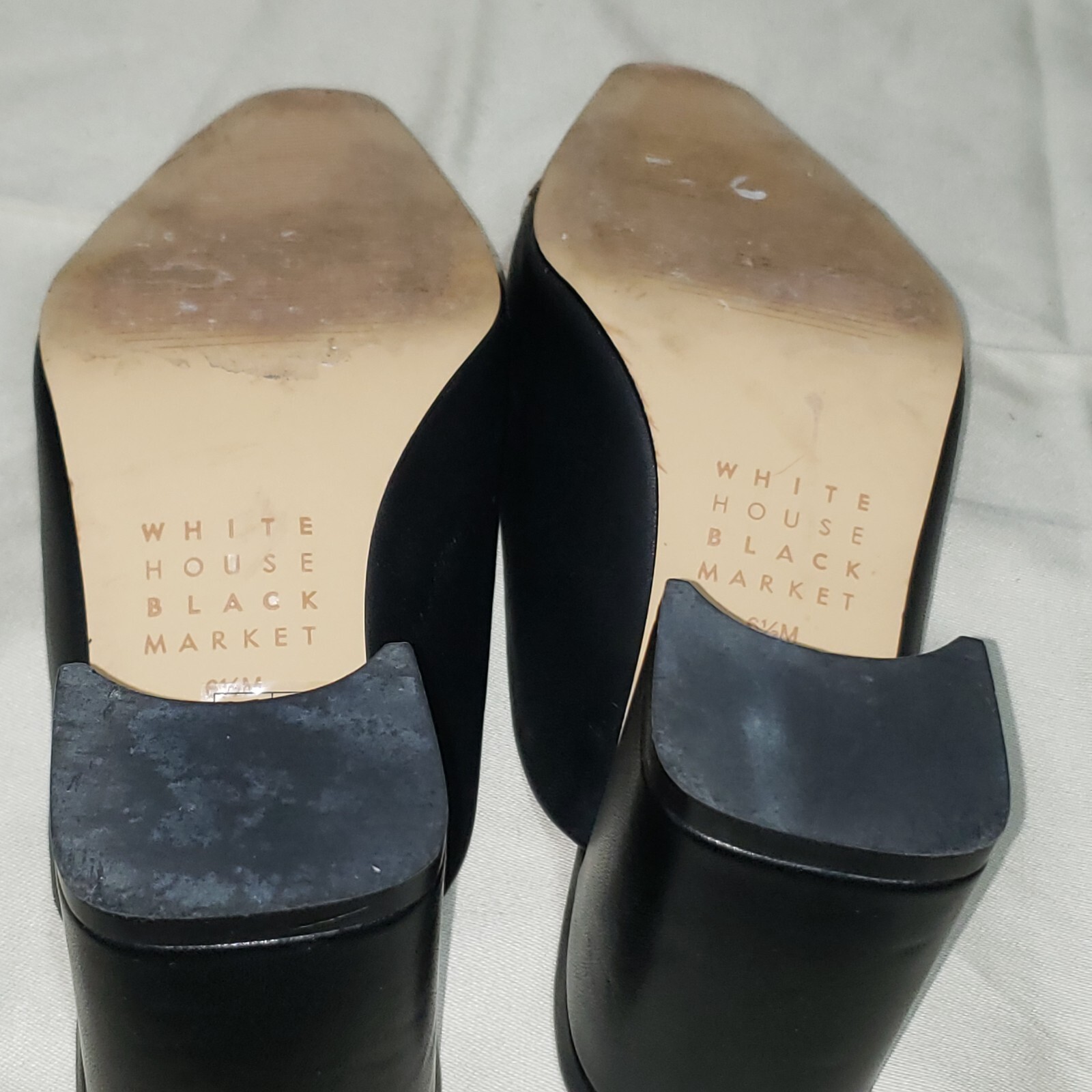 White House Black Market Black/Beige Snake pattern Leather Cap Toe Mules 6,5M
