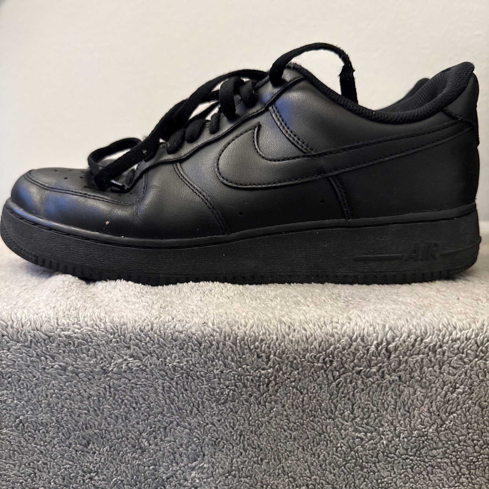 Nike Air Force 1 ’07 ‘Triple Black’ Retro Men’s Size 10.5 (CW2288-001) – EUC