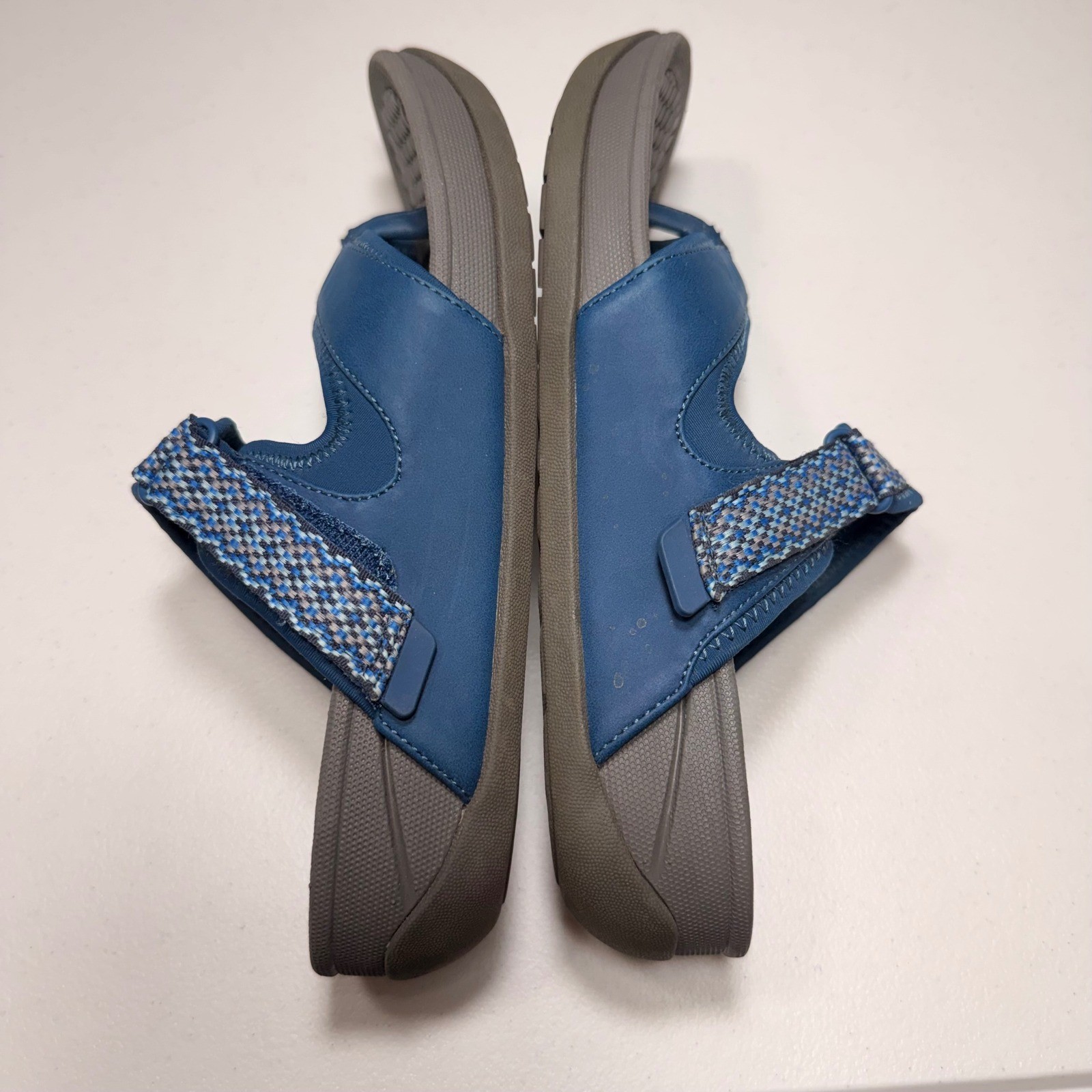 Baretraps Denni Blue Sporty Comfort Walking Sandals Adjustable Straps Size 8.5M