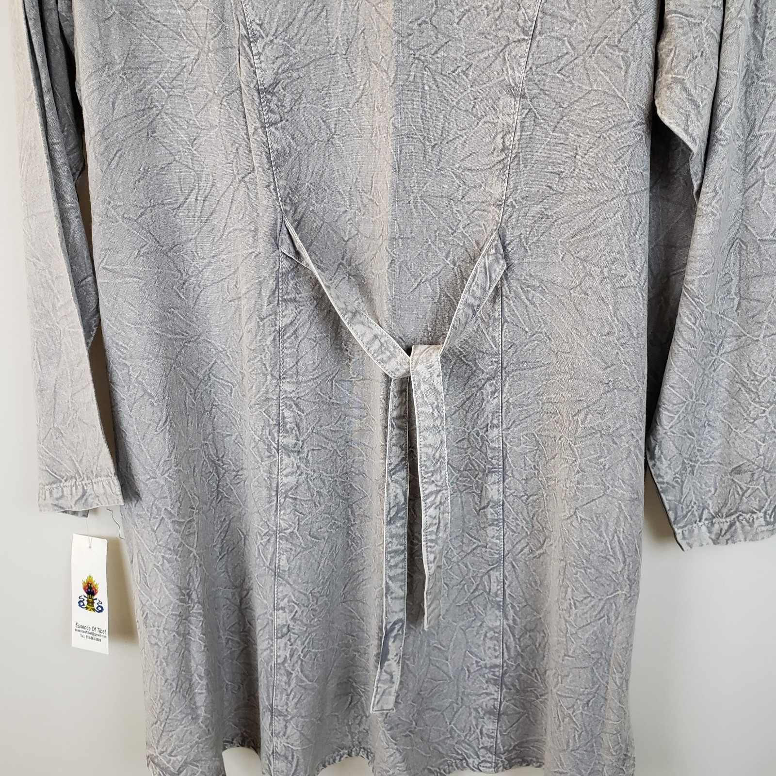 Boutique Embroidered Tunic Top L/XL Dove Gray Button Front Tie Back Boho Artsy