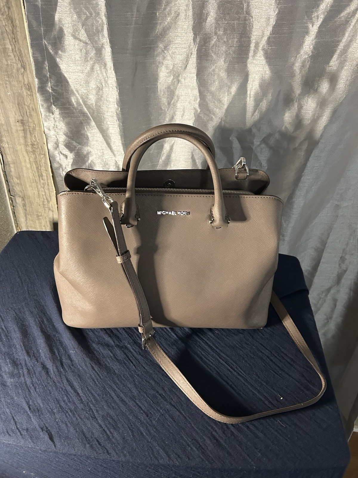 Michael Kors Savannah Large Leather Satchel Dark Taupe 13“L, 9-1/2 H, 5” W