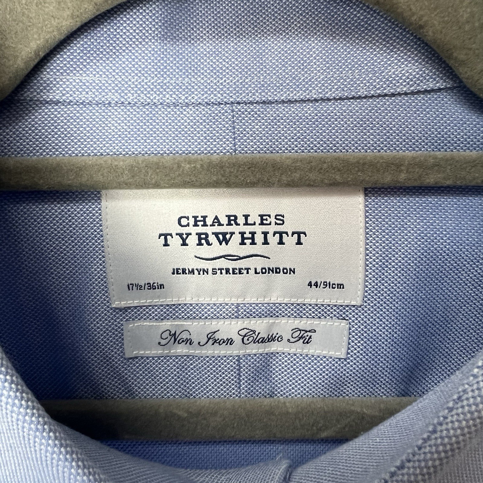 Charles Tyrwhitt Shirt Men’s Neck 17.5″ Blue Double Cuff Classic Fit Non Iron