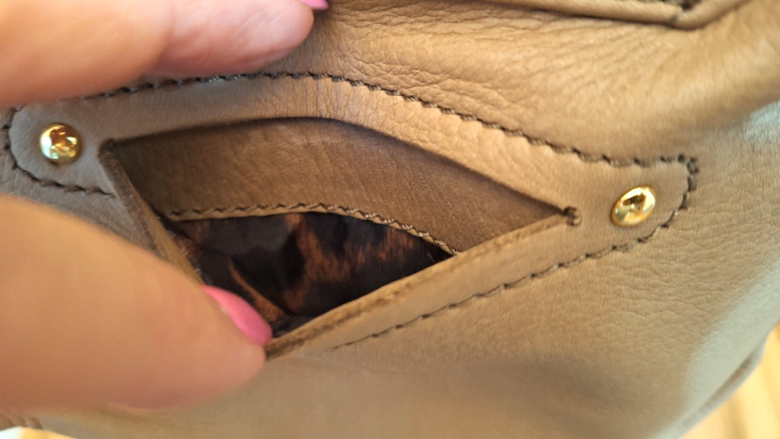 B. MAKOWSKY Taupe Leather Shoulder Hobo Bag Gold Bow Shaped Buckle NWOT
