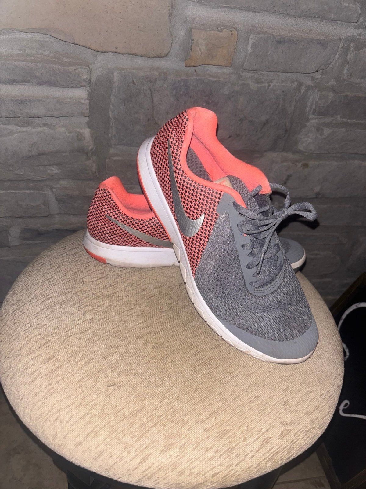 Nike Flex Experience Womens Running Shoes Gray/Coral Sz 9.5