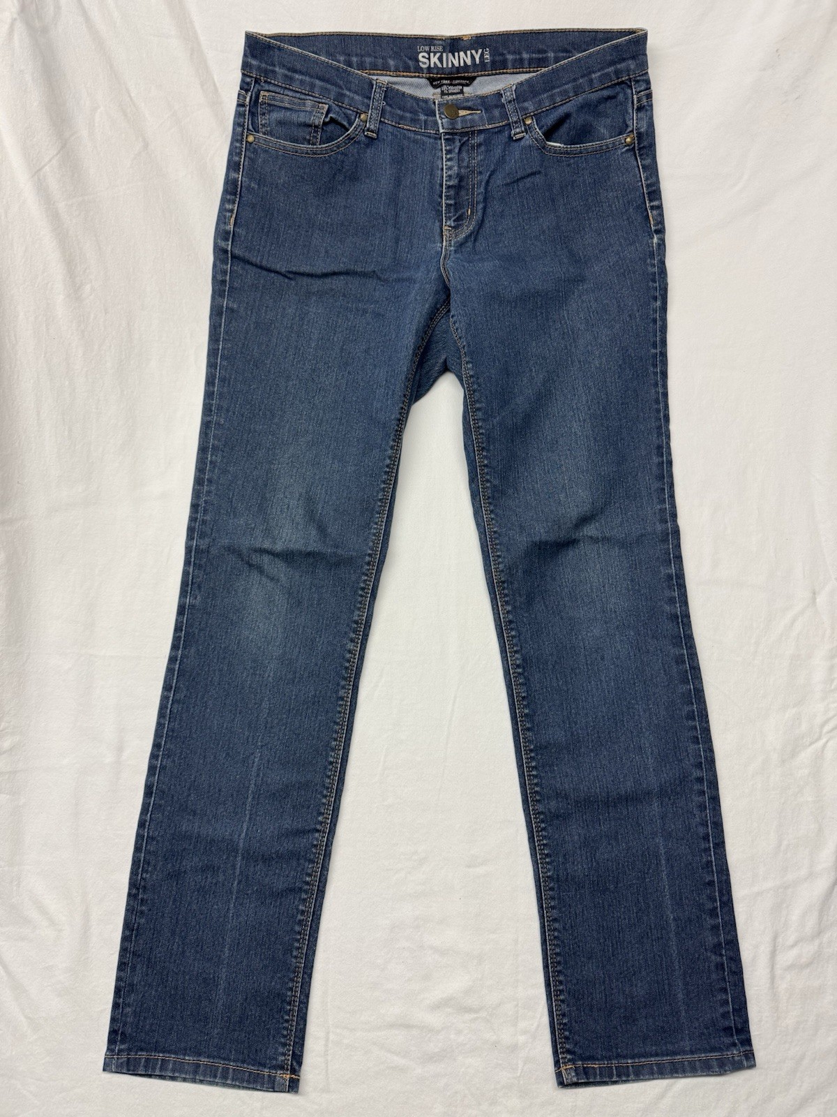 New York & Company Women’s Size 10 Low Rise Skinny Leg Jeans Medium Wash EUC